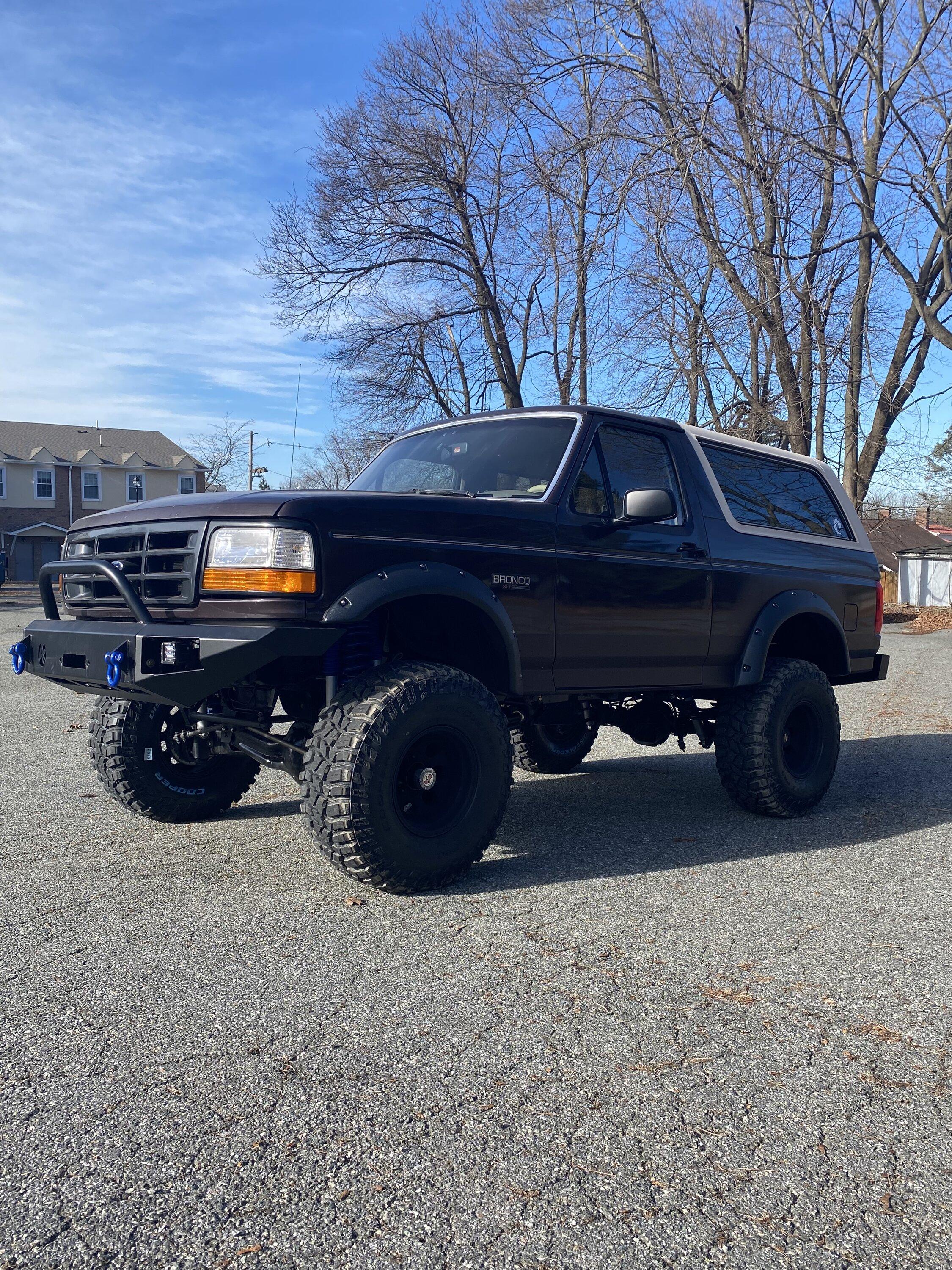 Ford Bronco Lincoln model on same platform 42D64CD4-2C1D-4015-9499-223496FA51A6