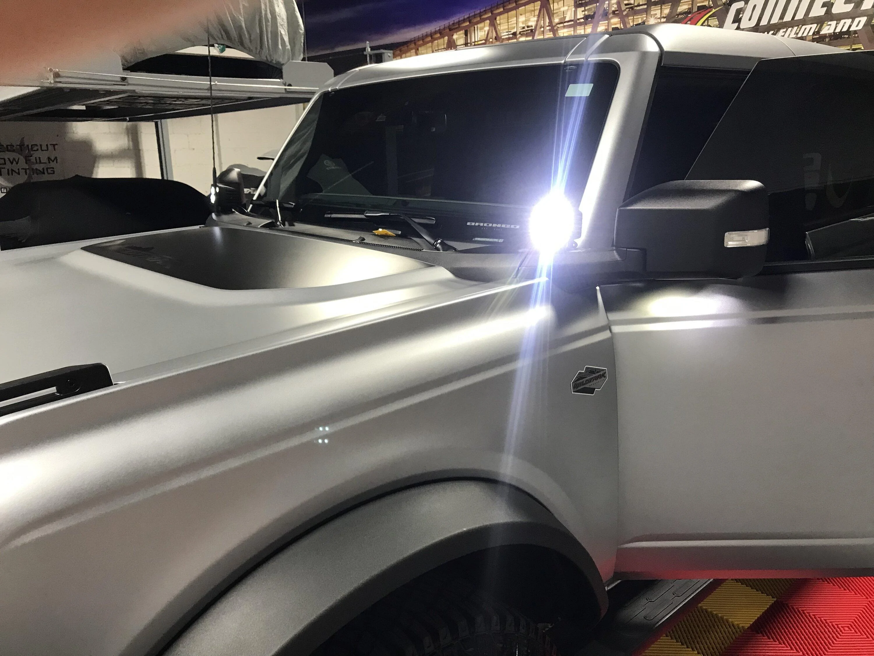 Ford Bronco ICONIC SILVER Bronco Club 520A6C7B-E9F1-4ACC-953F-67E4D85C2864
