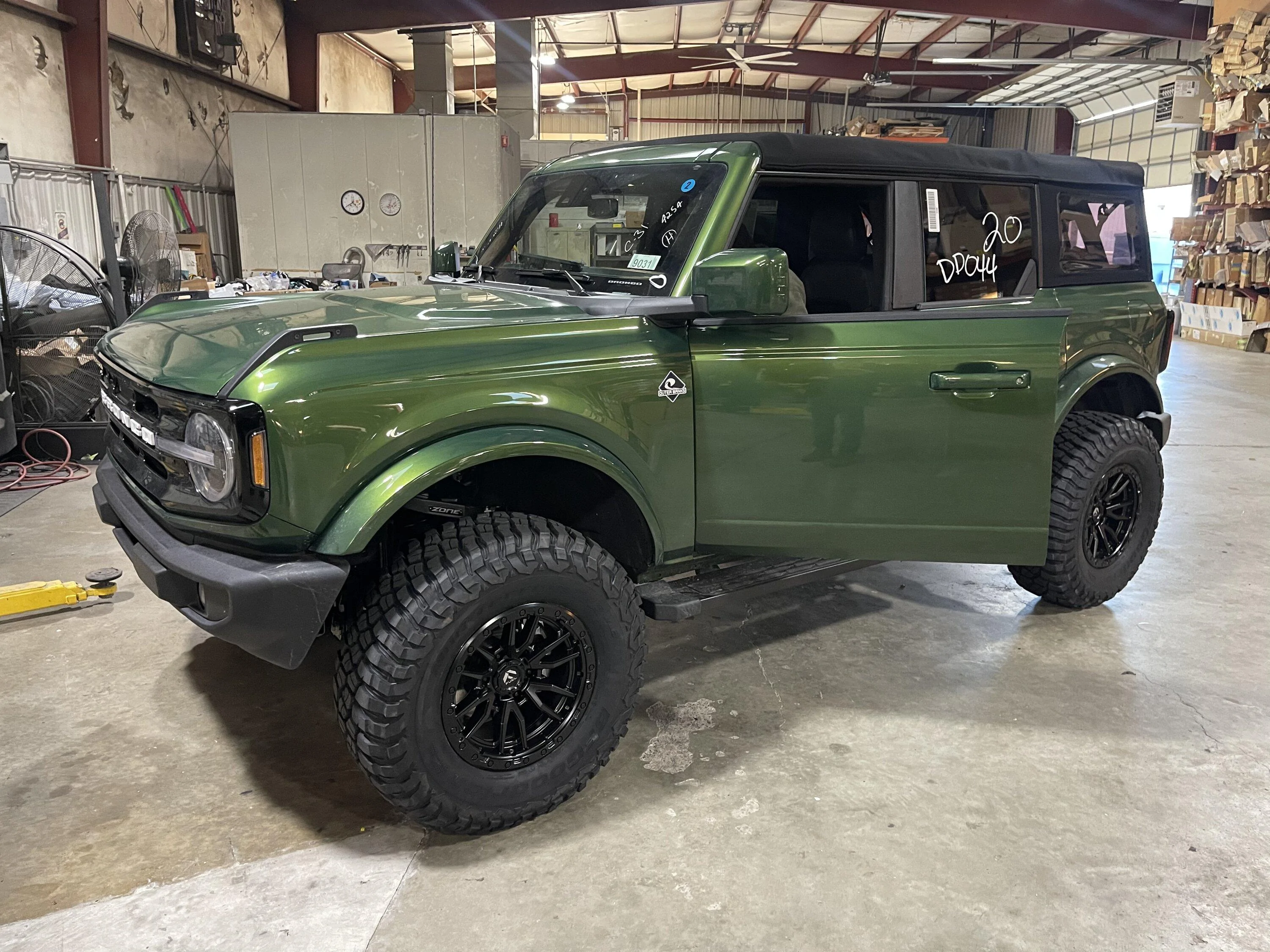 Ford Bronco ERUPTION GREEN Bronco Club F96B1B6F-7CFB-4848-9101-458DE18AA456