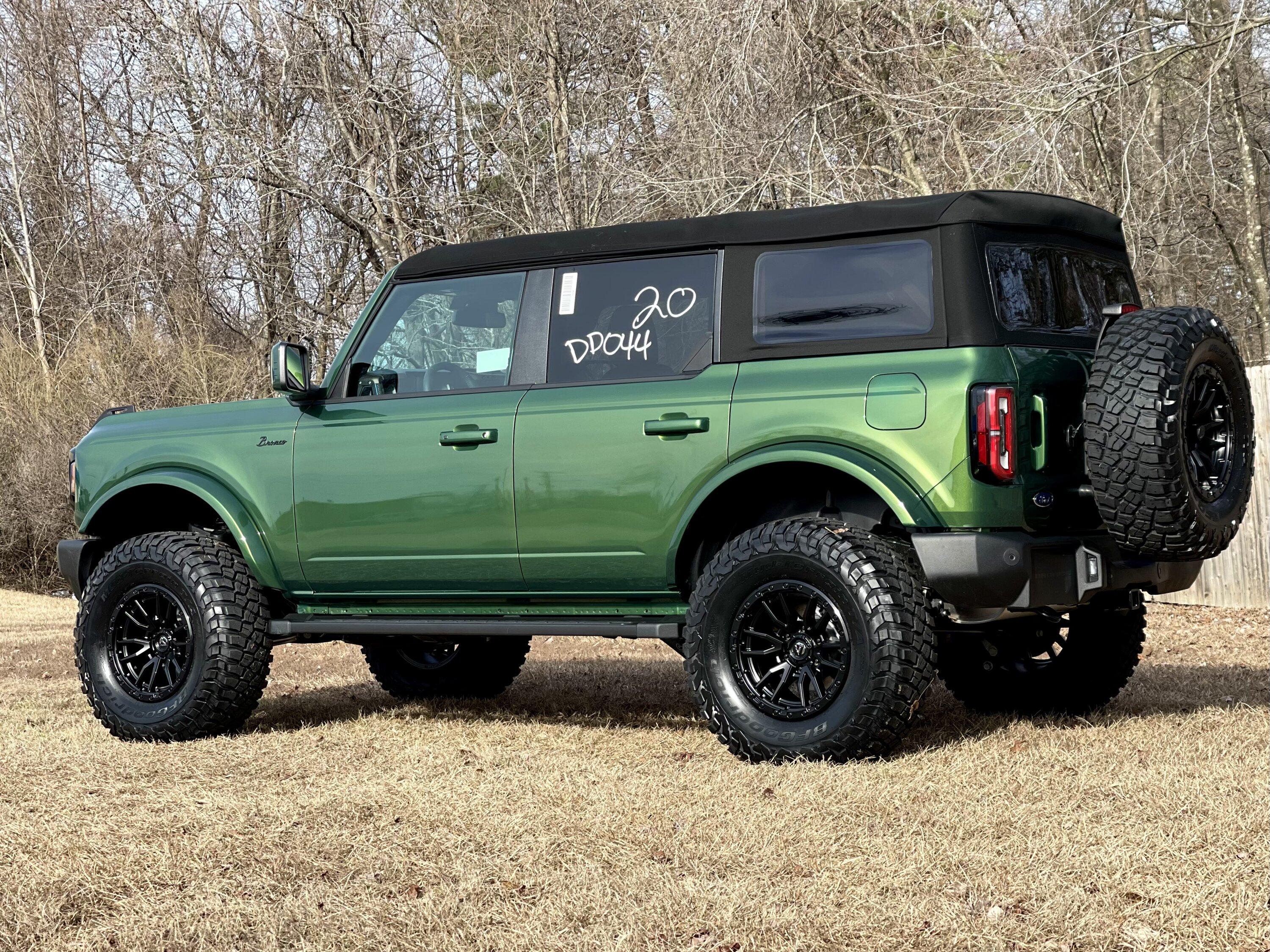 Ford Bronco ERUPTION GREEN Bronco Club 1C1EC70E-4423-495B-90E4-6AA49189A0FC