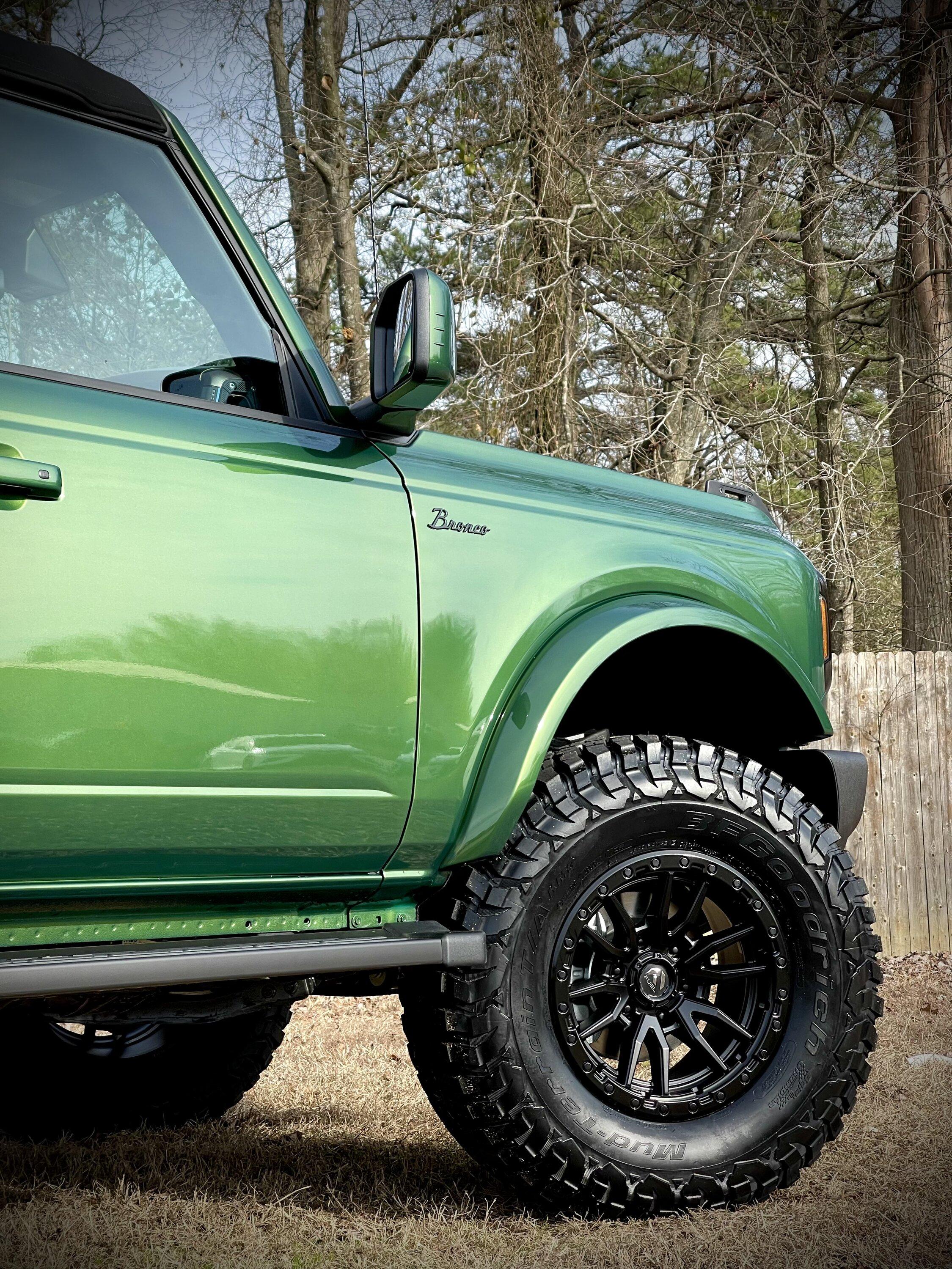 Ford Bronco ERUPTION GREEN Bronco Club 0C547317-5518-4BF4-A9C1-5AC2C6457A8D
