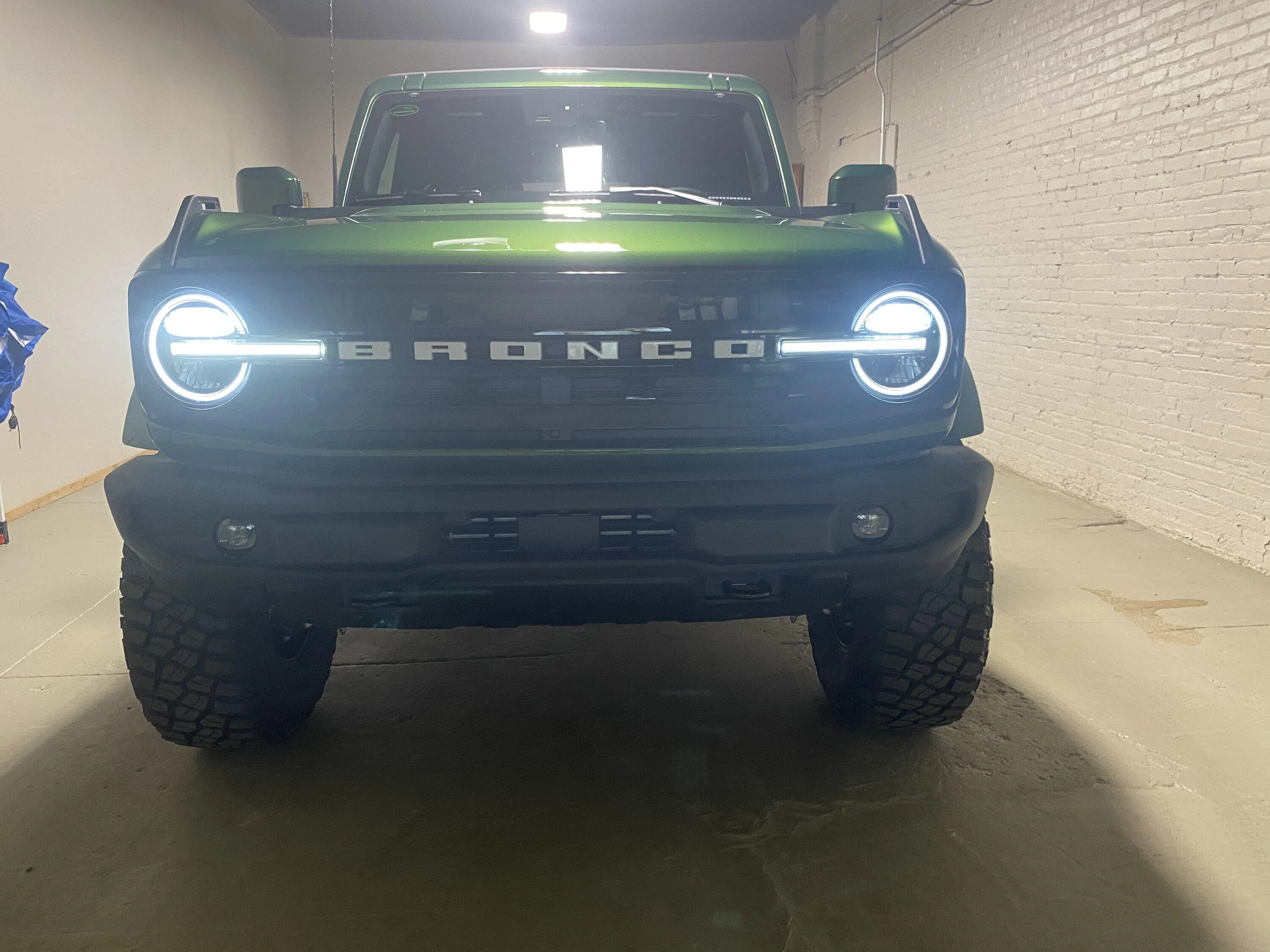 Ford Bronco ERUPTION GREEN Bronco Club CCBA3202-C56C-4A2F-838E-DDCB90EF3248