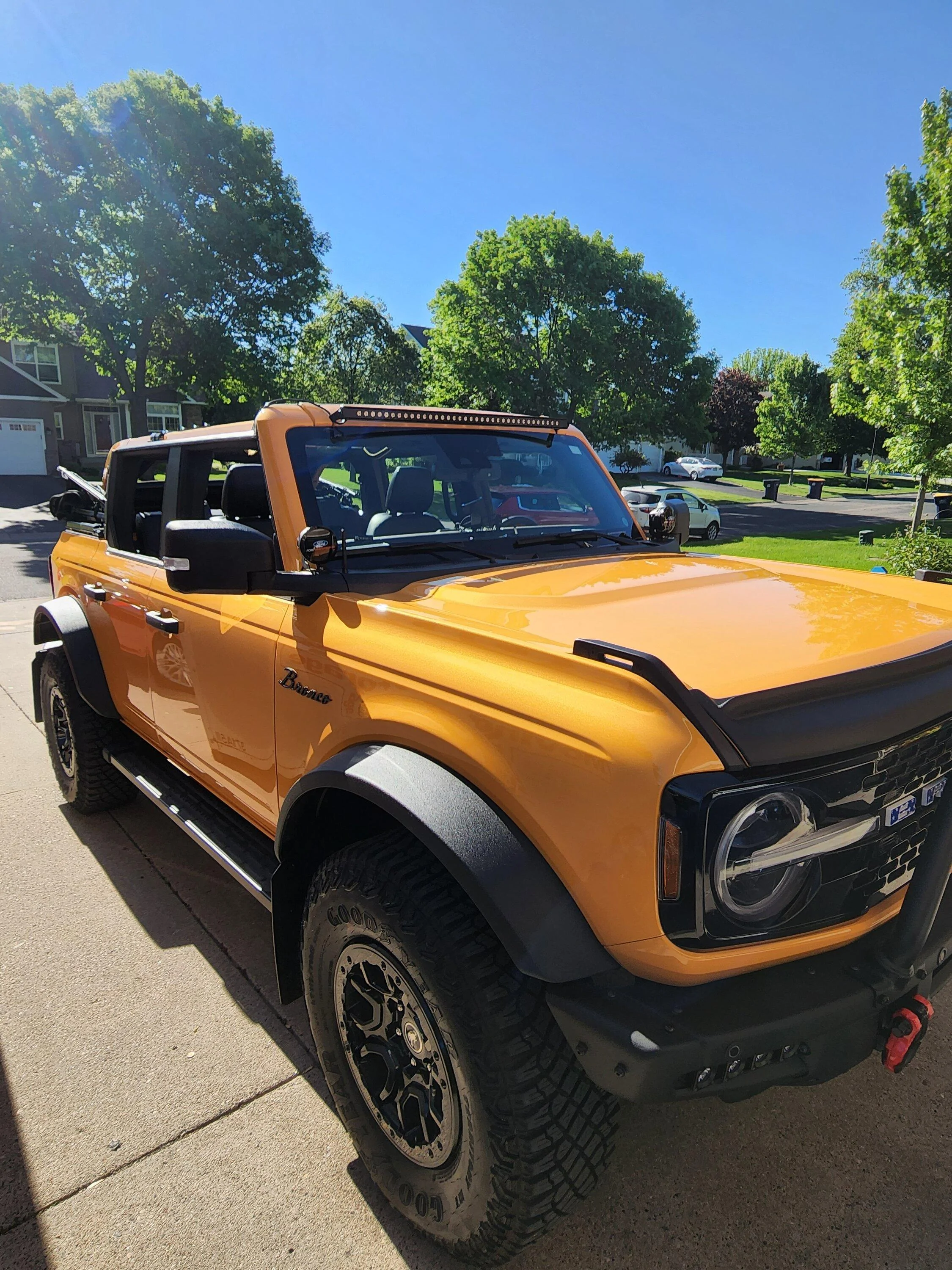 Ford Bronco Consensus on the Wildtrak rocker graphic? 1673400241554