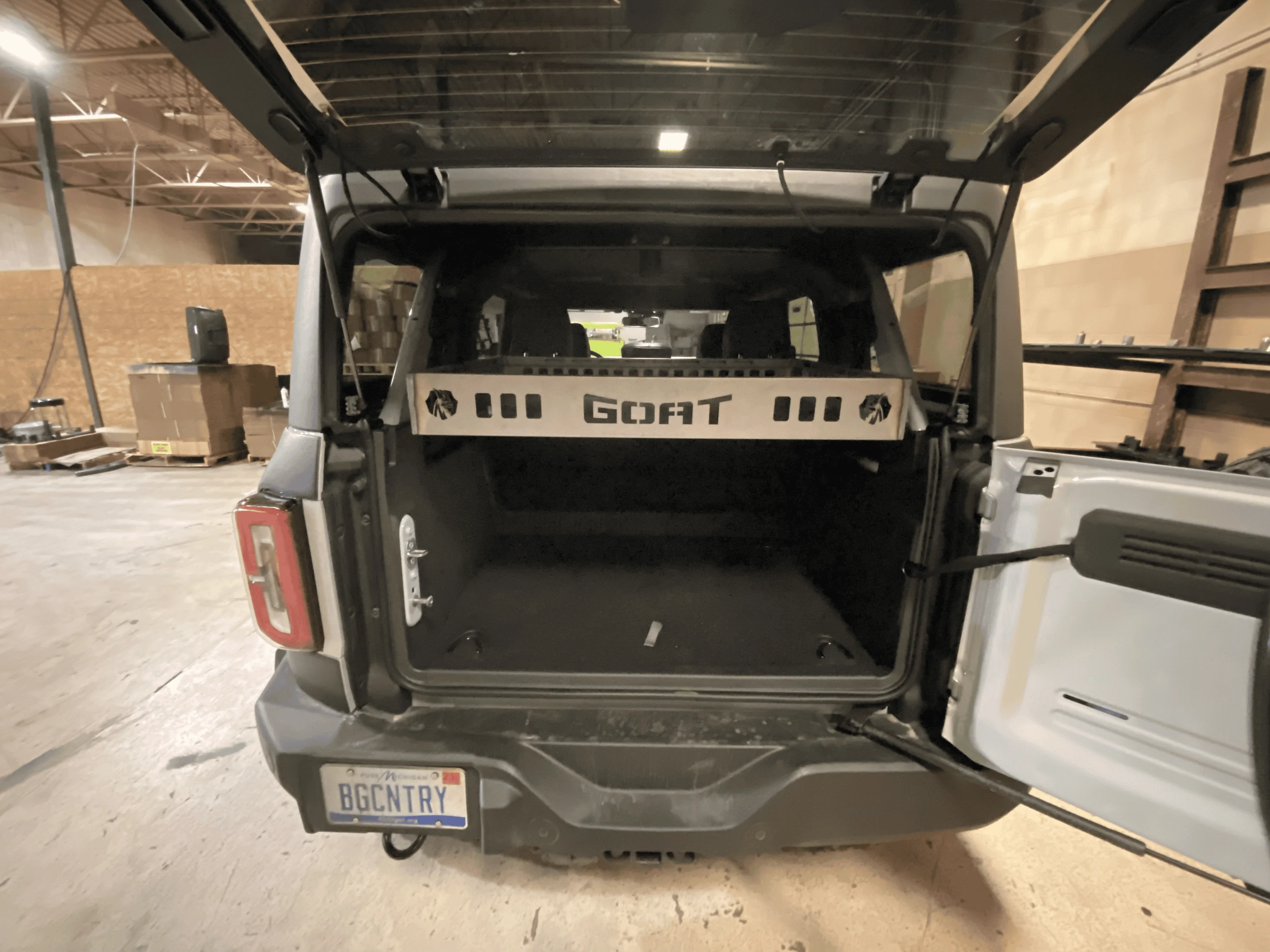 Ford Bronco GOAT FABRICATION ADJUSTABLE CARGO BASKET IMG_6182