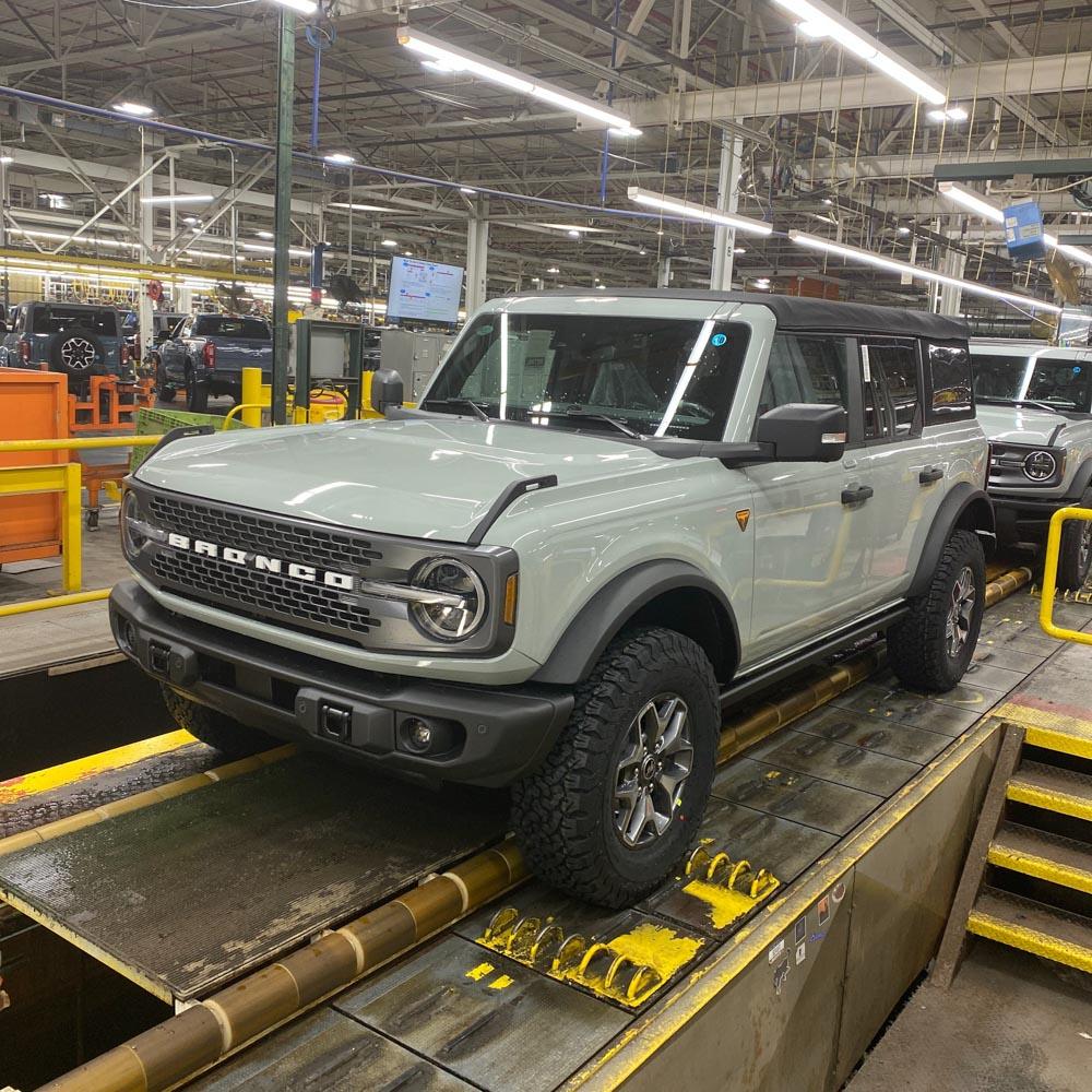 Ford Bronco 11/28/2022 Build Week image