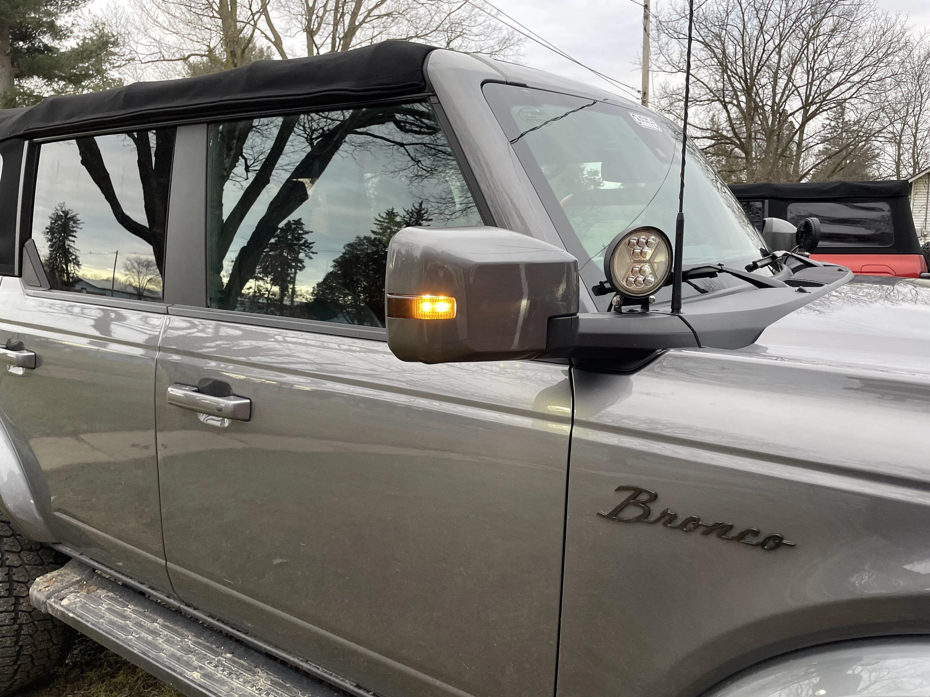 Ford Bronco Side mirrors turn indicators is it a Lux package item? 800179FE-E39F-4C02-A239-4923B69DF9FF