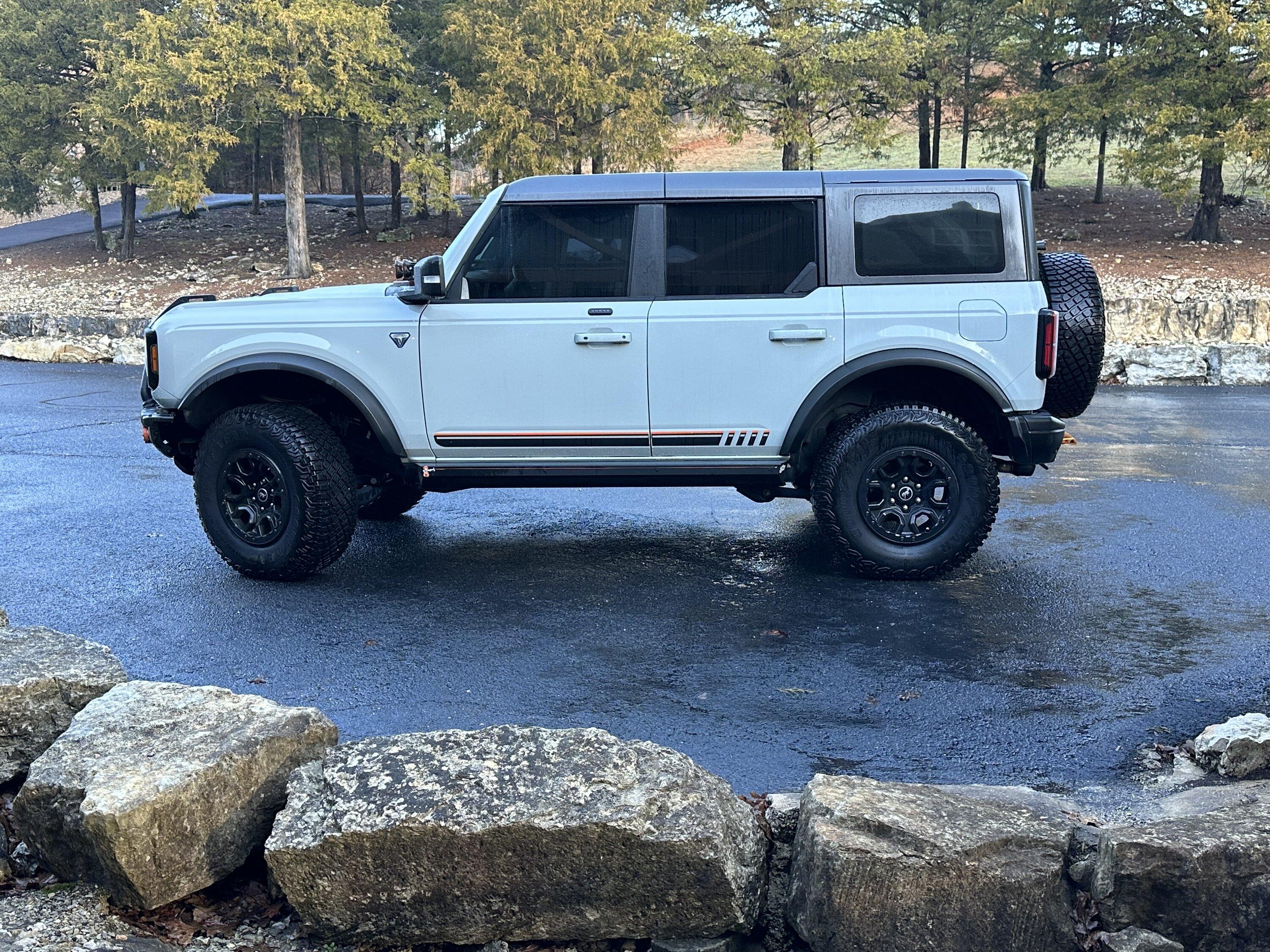 Ford Bronco CACTUS GRAY Bronco Club 49A5A200-511E-4216-8C6A-60F44E5F9FFE
