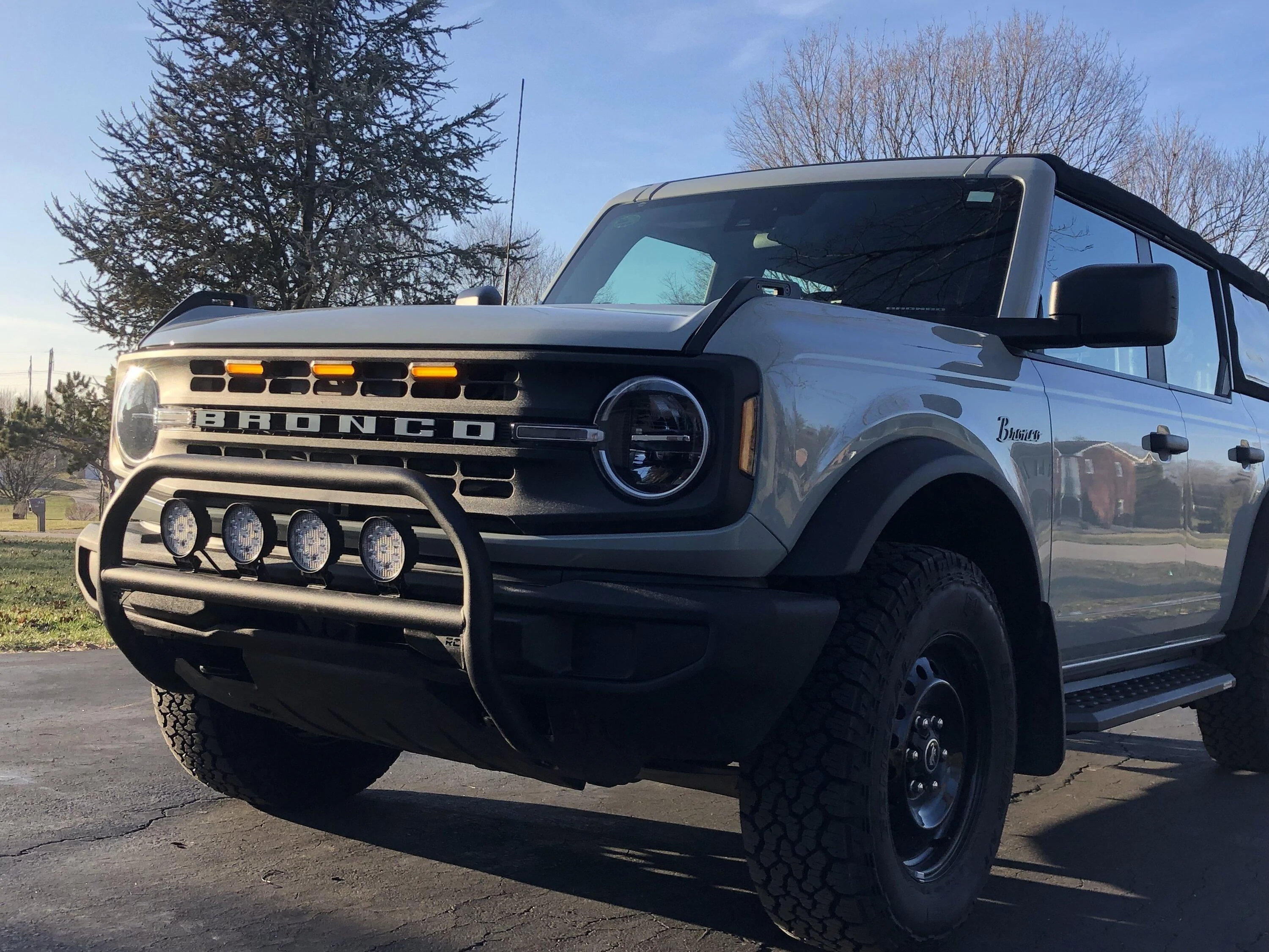 Ford Bronco Brush guard / grille guard with regular bumper? B9887067-C619-451C-BD9C-A98B7DDF8D86