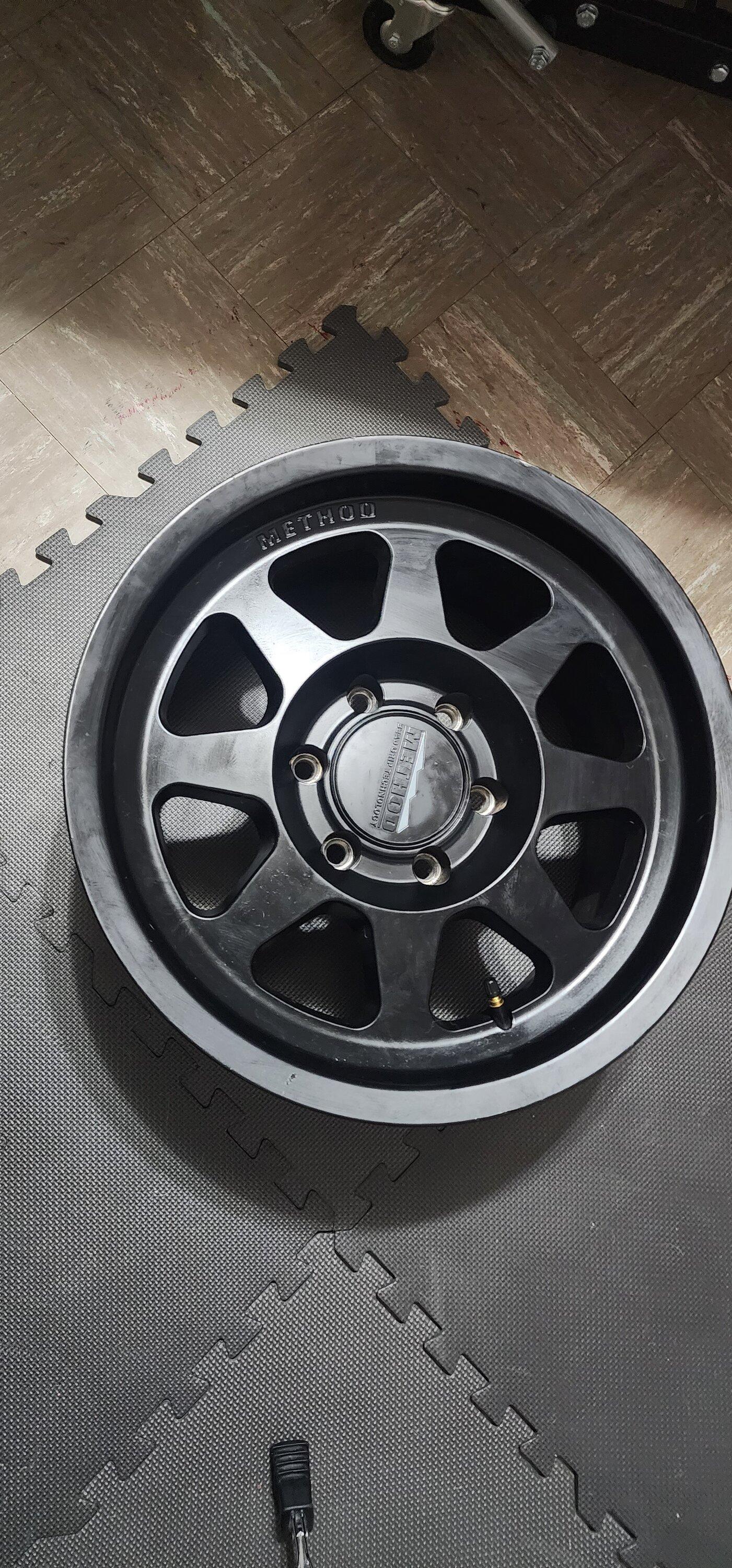 Ford Bronco Method 701 17x8.5 - 0 offset 20230112_182255