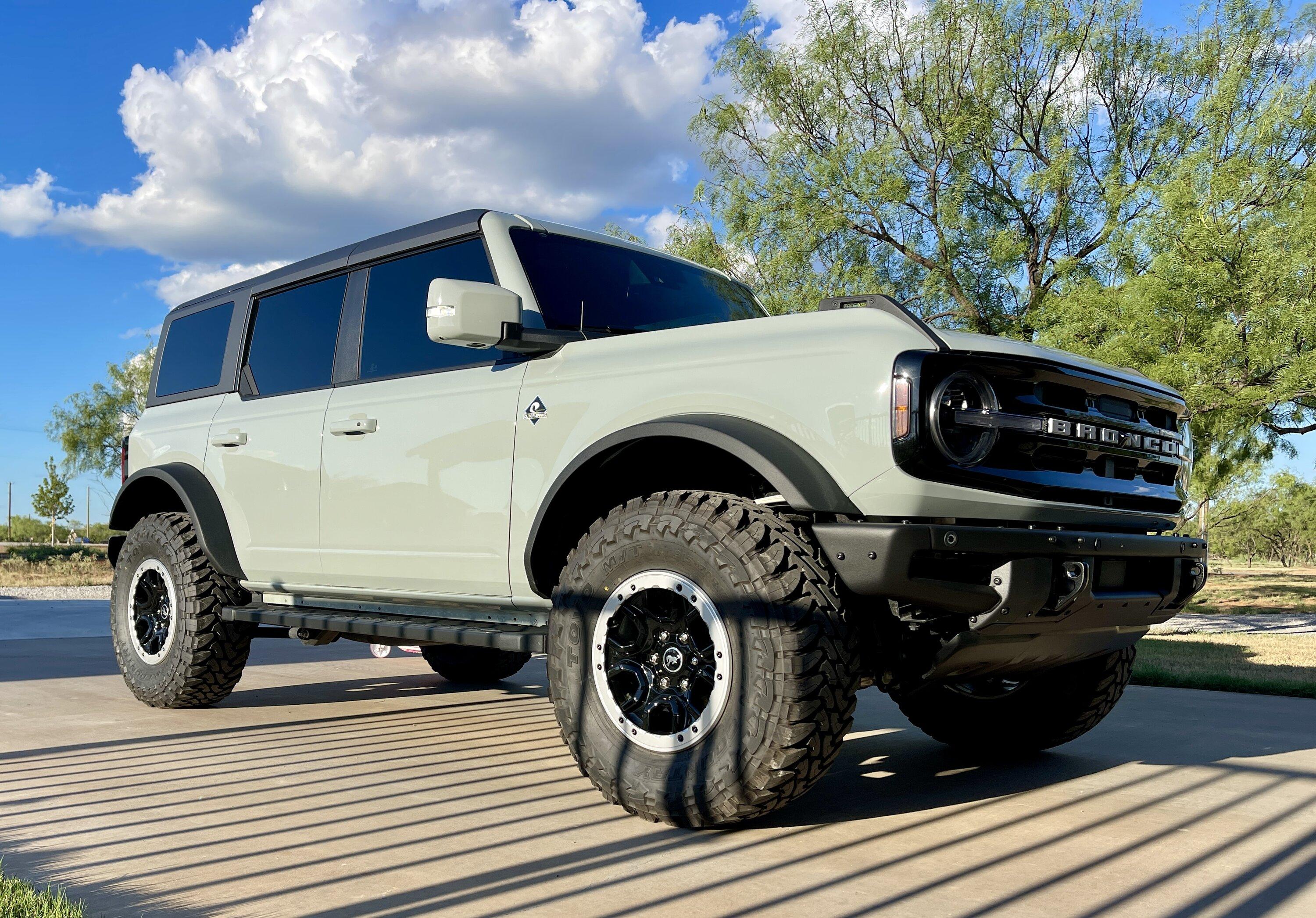 Ford Bronco Lets Talk Window Tint.  How dark did you go ? ? ? ? 1B916421-CD15-4CB8-BB53-3CAB23E81BD8