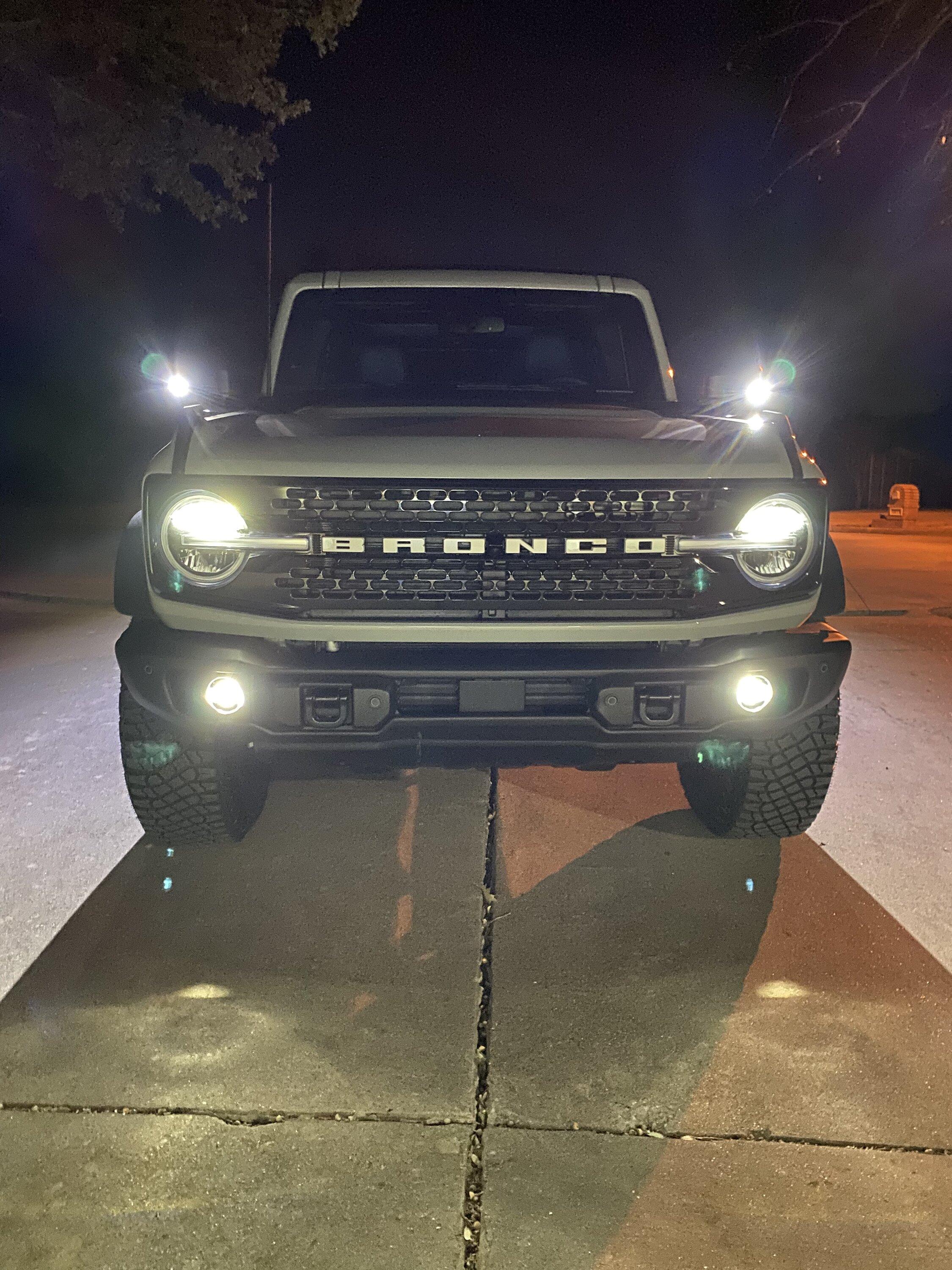 Ford Bronco CACTUS GRAY Bronco Club 404DB382-33CD-447B-B3FD-A08D785C8C5C