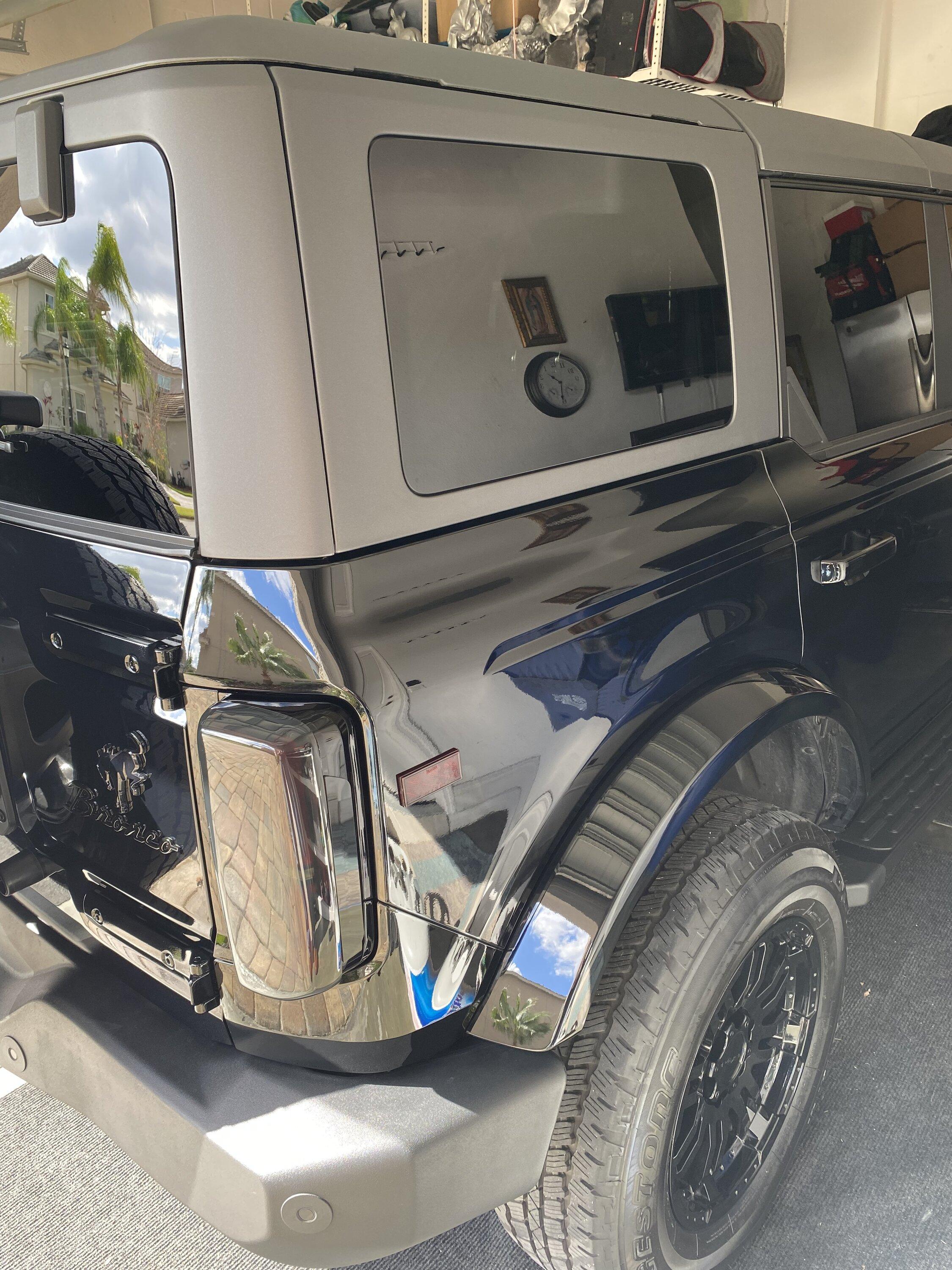 Ford Bronco Bronco MIC hardtop painted gloss black ABB8ABF9-0AD0-428D-9CC9-8920239F96FF