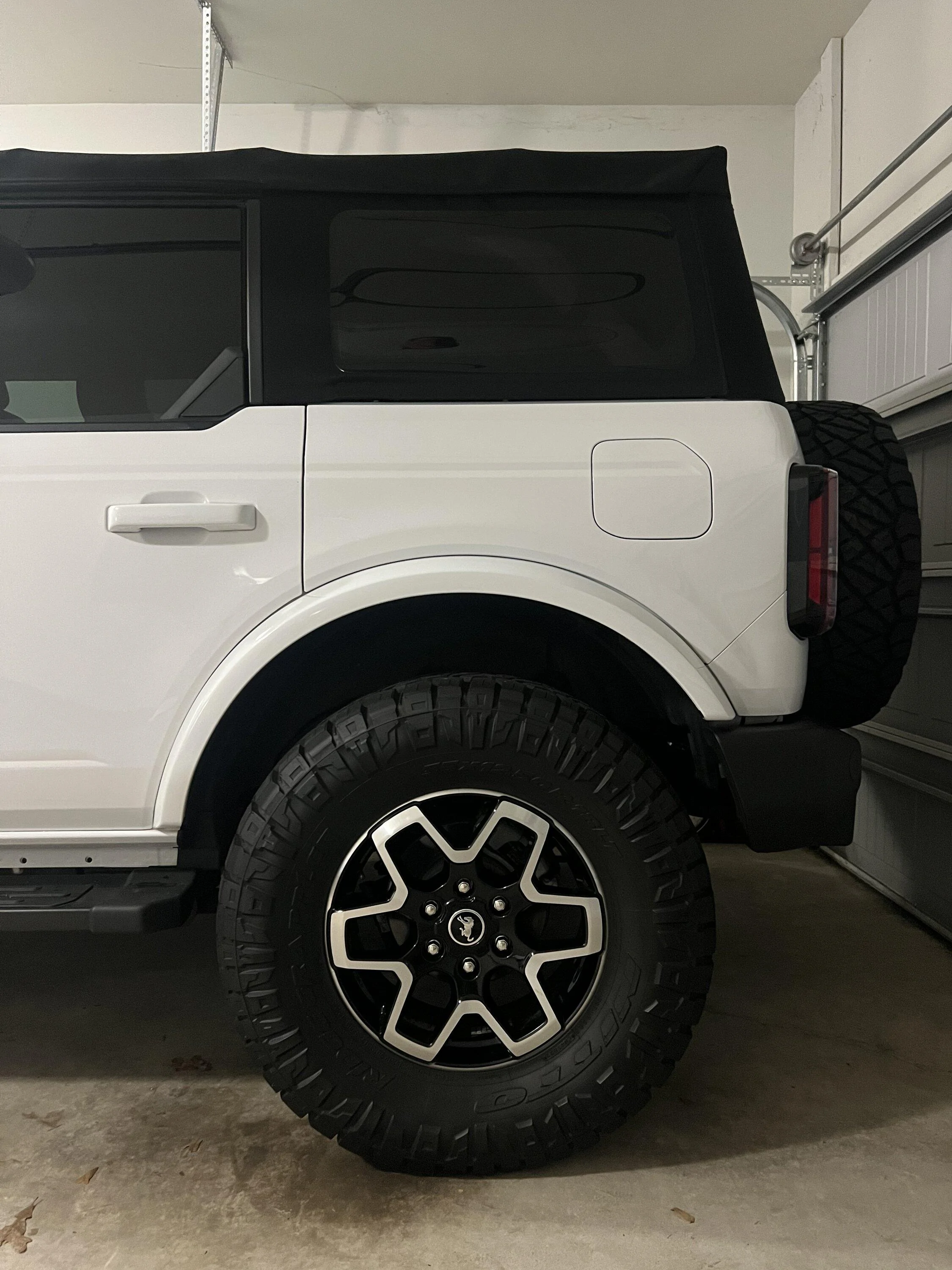 Ford Bronco Hoss 3.0 Fox Coilovers installed on Outer Banks 71A27A84-0808-4A61-A1B2-1BCC2ACF87CC