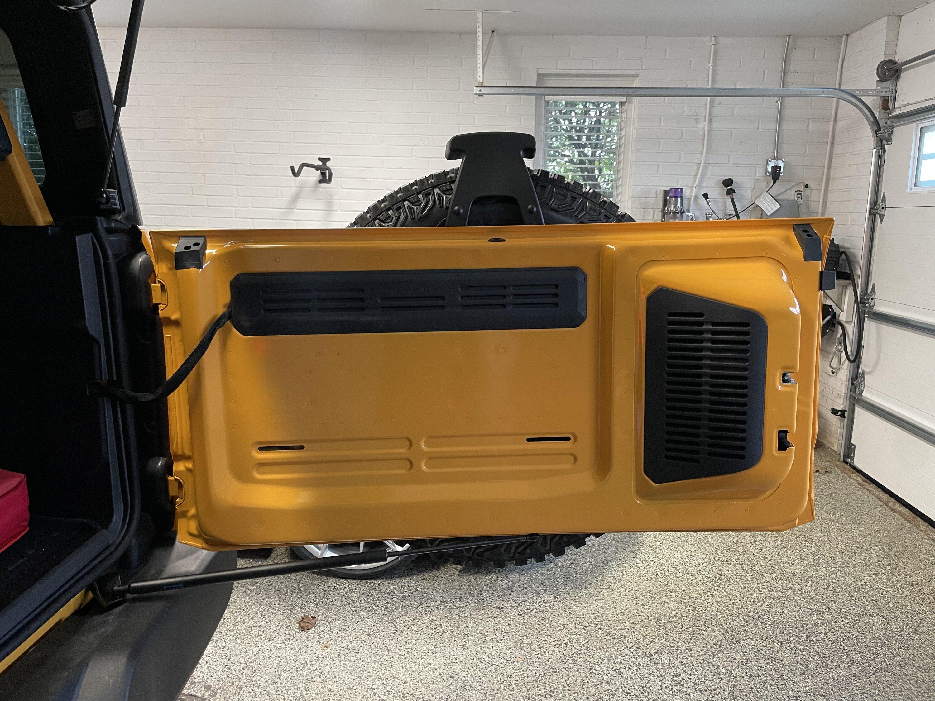 Ford Bronco JCROffroad Table installed 59CB0E55-EADF-4F7F-BCB2-ABBE0627E6ED