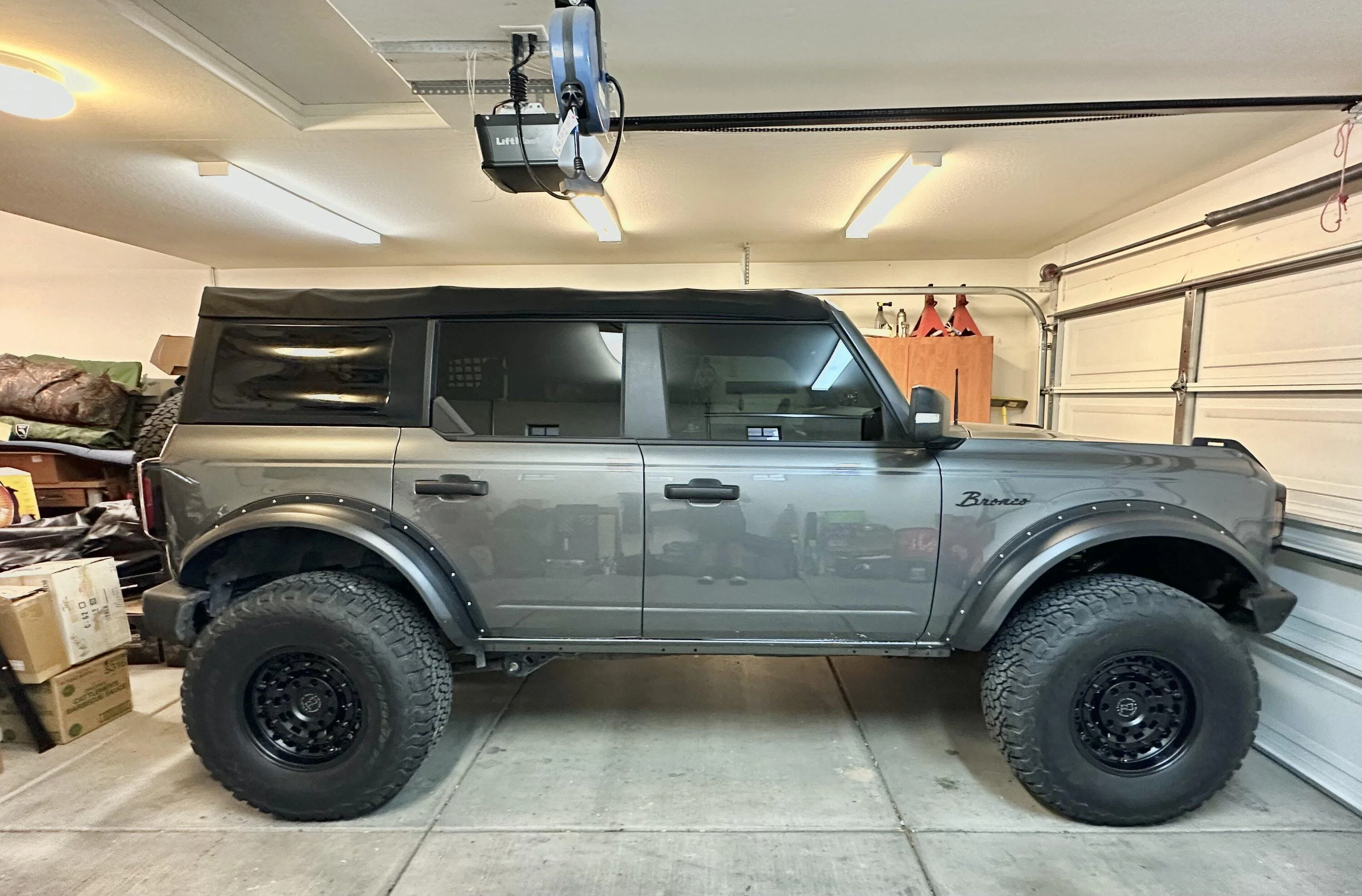 Ford Bronco CARBONIZED GRAY Bronco Club 1673756755730