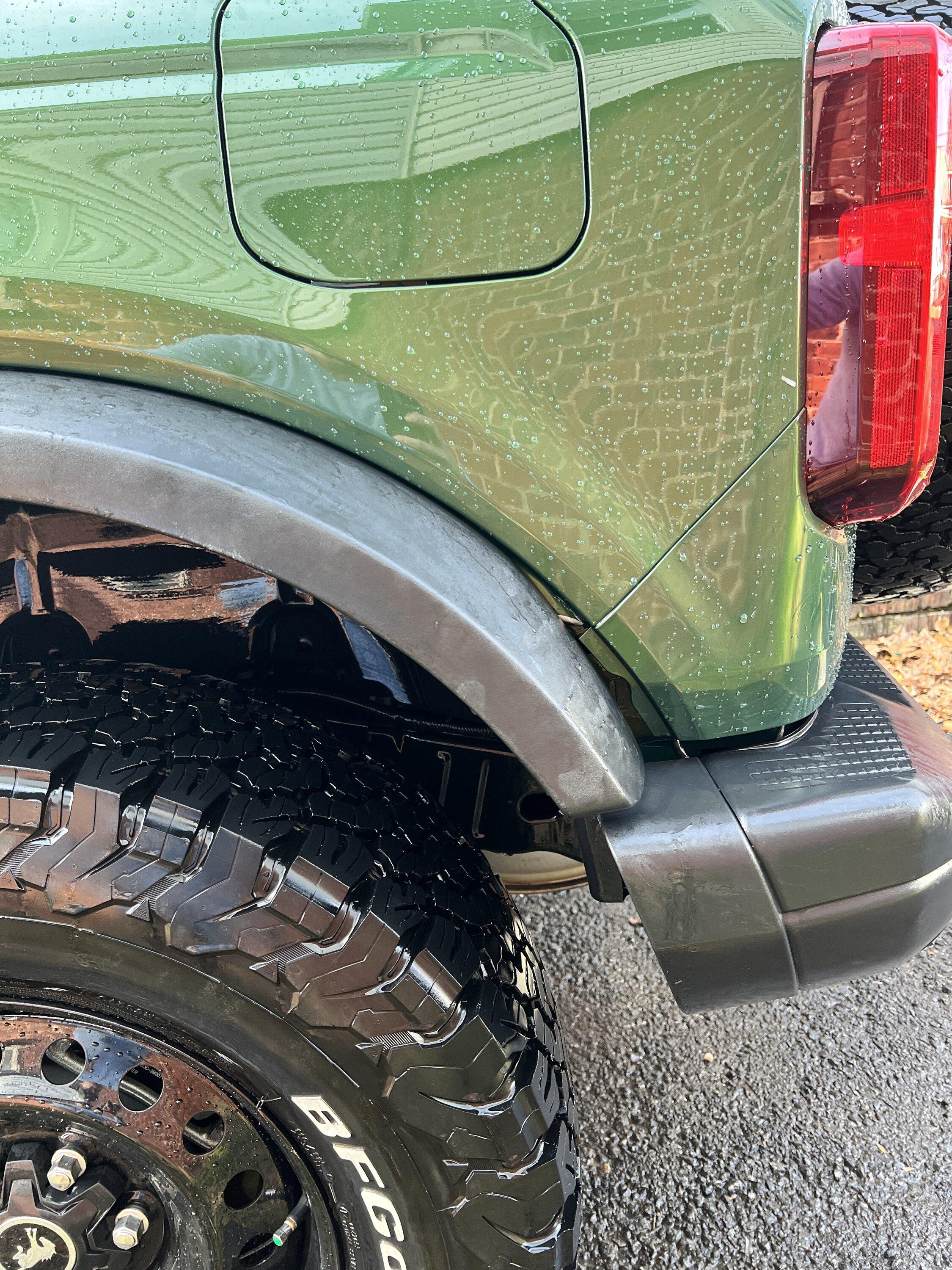 Ford Bronco Minor Fender Damage....Help with part(s) IMG_1427.JPG