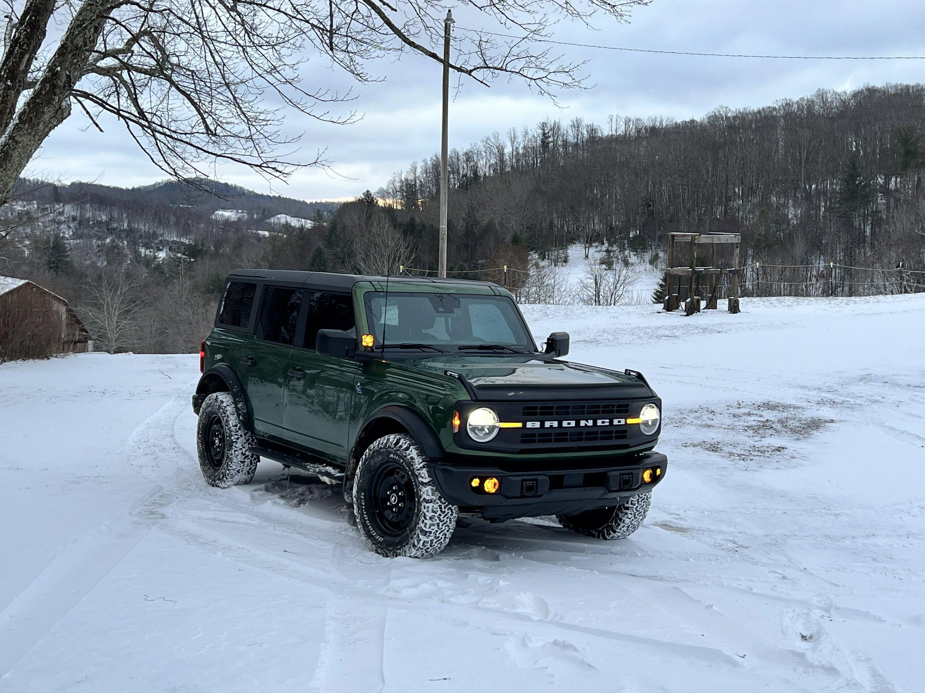Ford Bronco Minor Fender Damage....Help with part(s) 8F784EBC-0DD5-4C01-A4A0-32E23282C31E