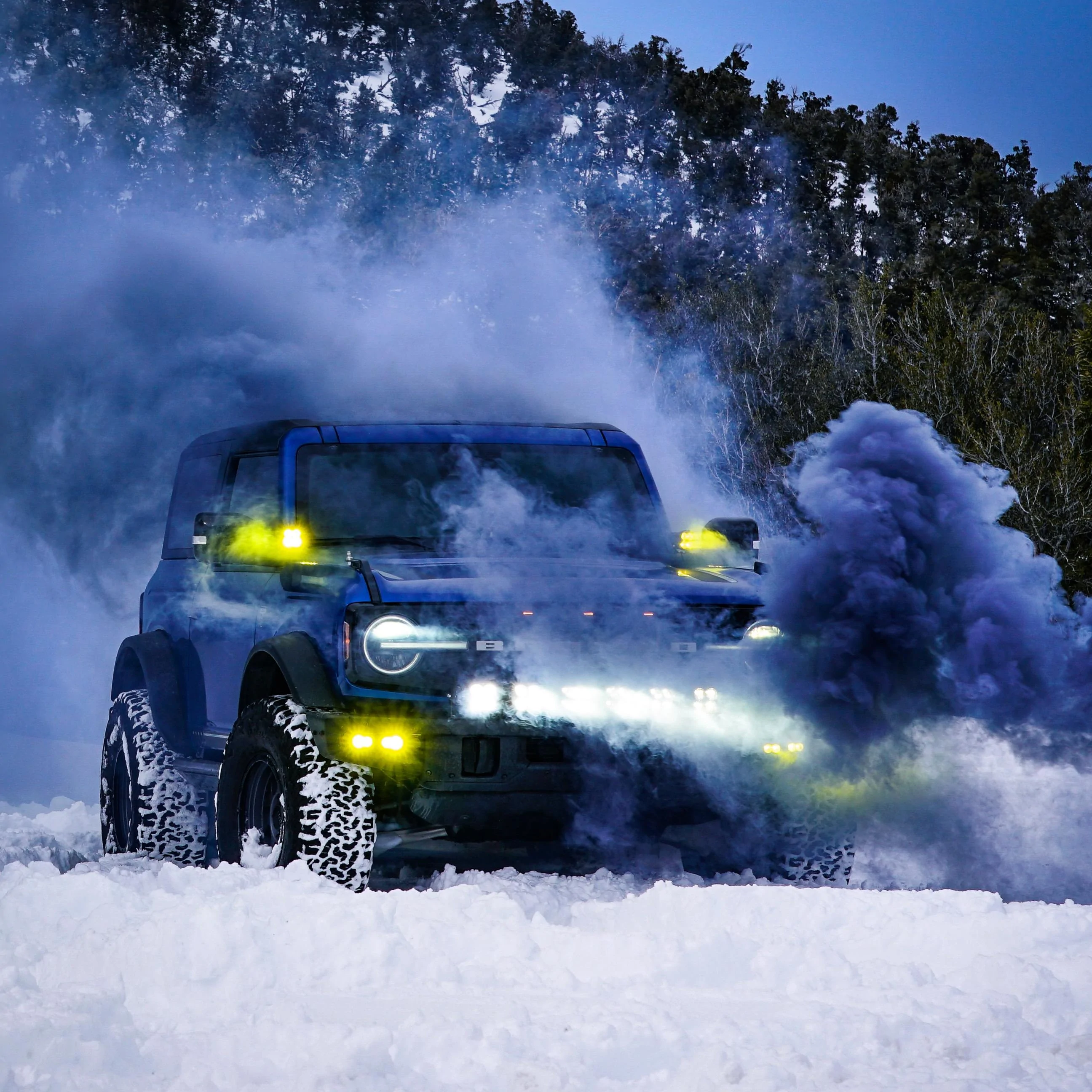 Ford Bronco Smoke and Snow. 81205E04-EC75-4D25-853B-8DDB1C27F475