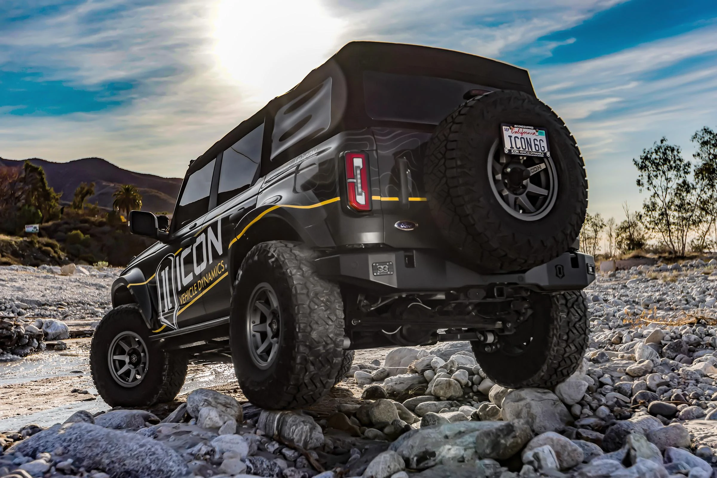 Ford Bronco ICON Impact Pro Series Rear Bumper 45202-Lifestyle01_hi-res