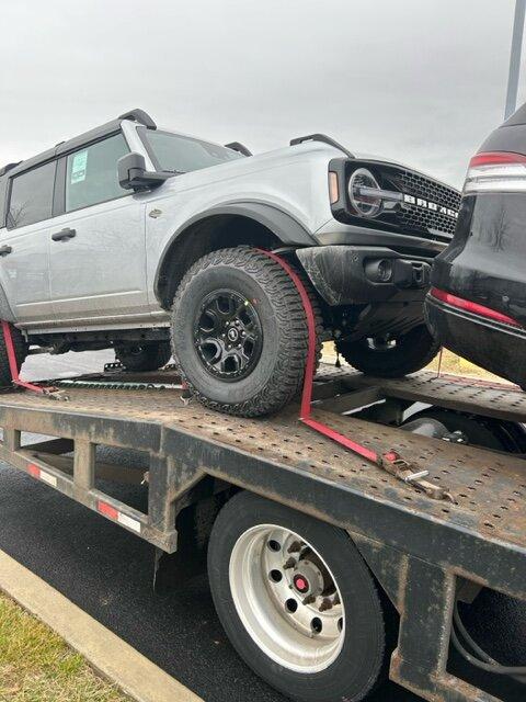 Ford Bronco 10/31/2022 build week group image1 (8)