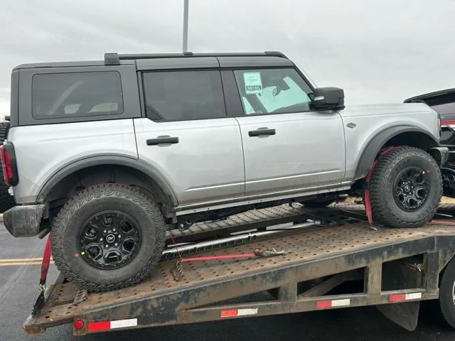 Ford Bronco 10/31/2022 build week group image0 (13)