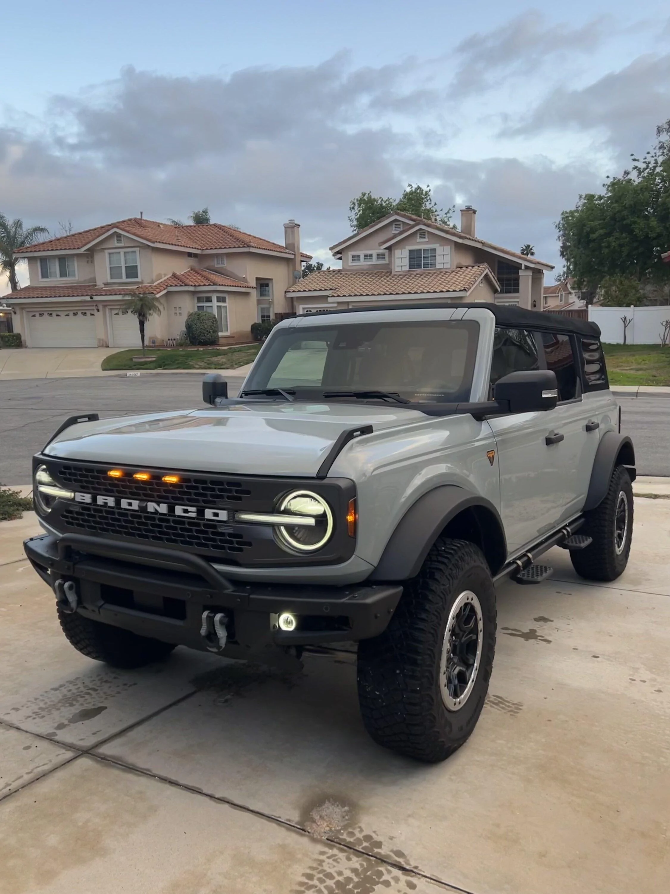 Ford Bronco Raptor Grill Lights Installed & How To DIY 42694338-DA4F-4276-9658-84526AF8F349