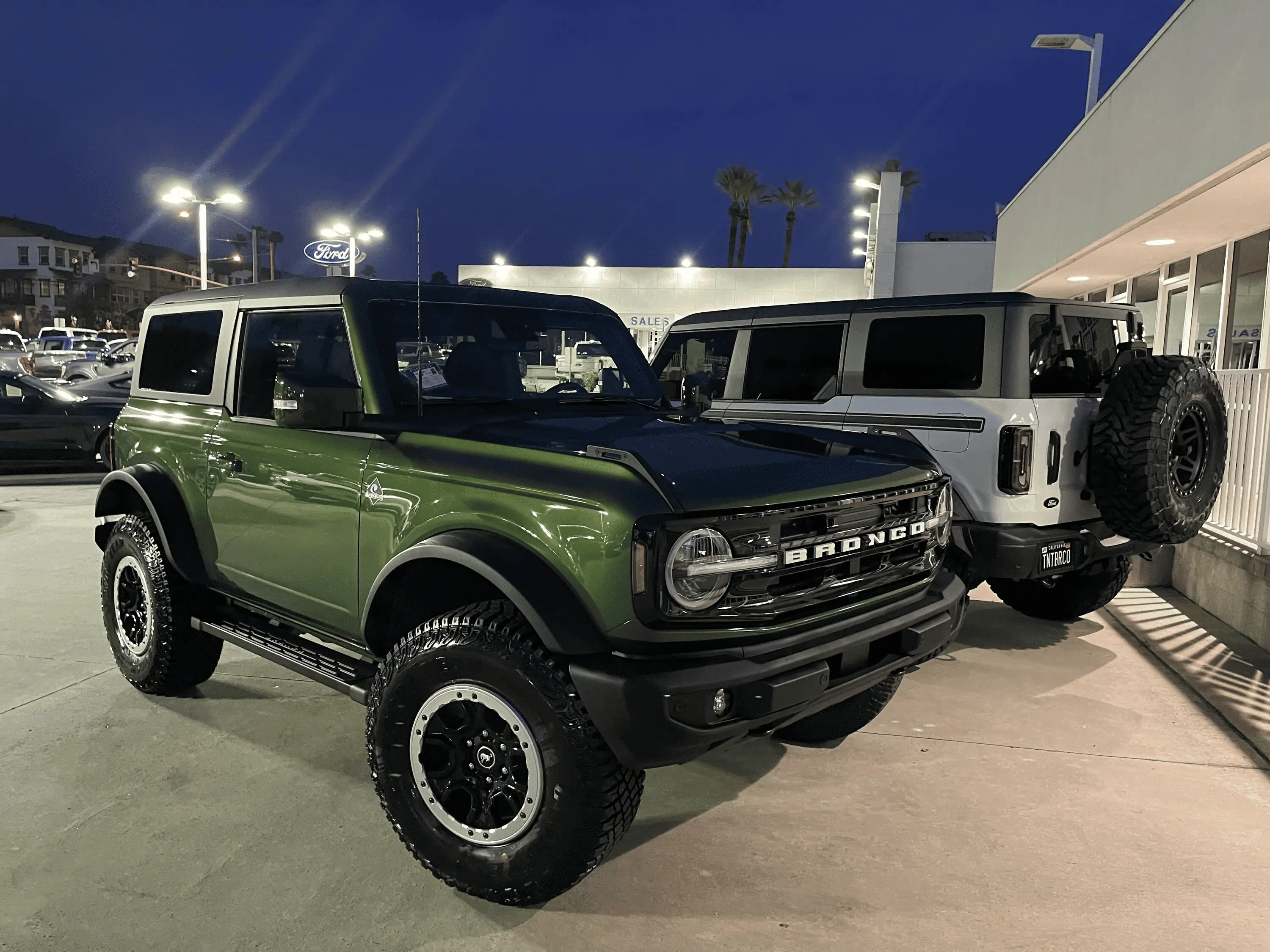 Ford Bronco ERUPTION GREEN Bronco Club 1674147191272