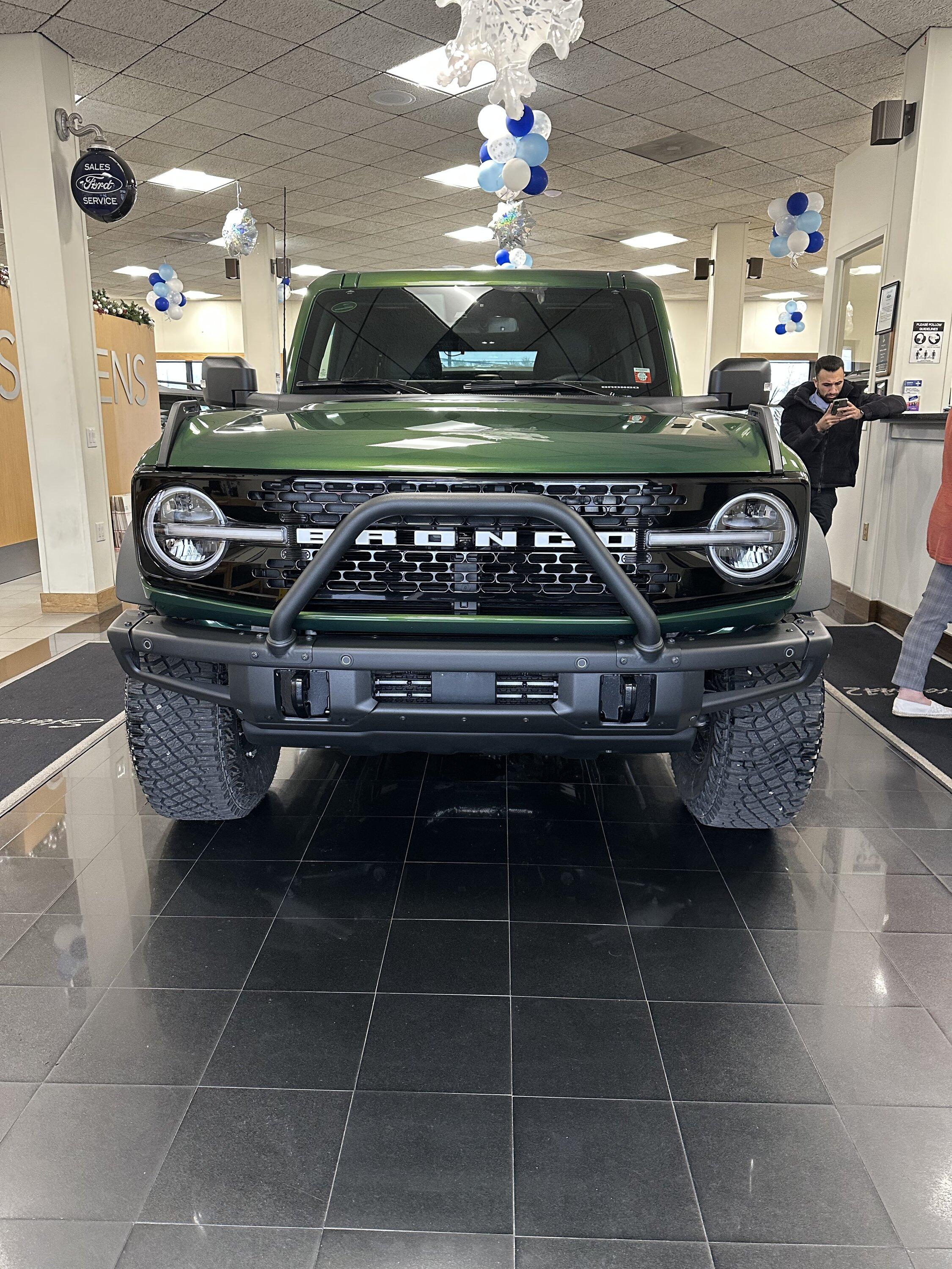 Ford Bronco ERUPTION GREEN Bronco Club A7D54772-9689-477D-B4B8-7110A08E92F8