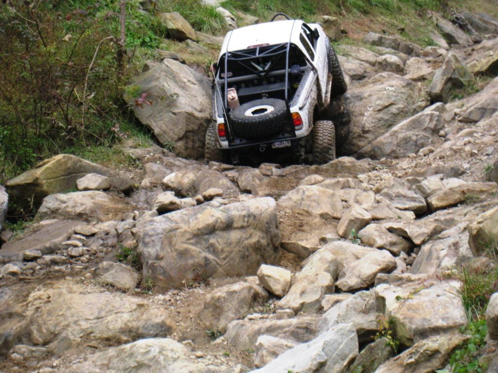 Ford Bronco The 6G really isn't a rockcrawler. fOkSLF3