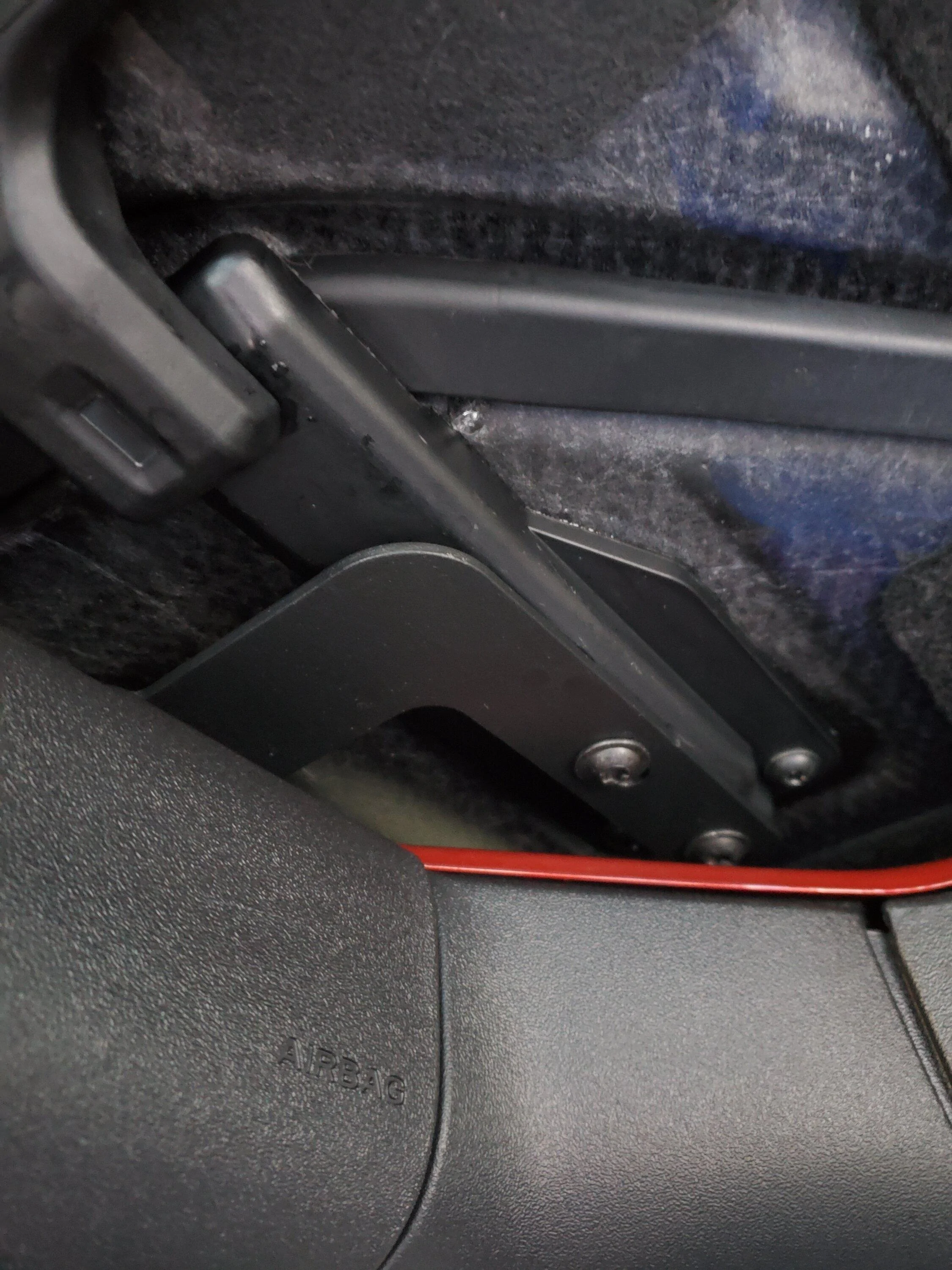 Ford Bronco MIC leak, rear passenger at back clamshell 20230119_141910