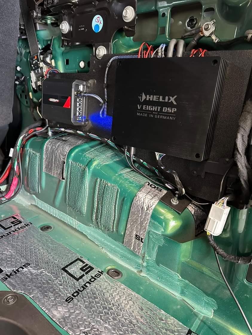 Ford Bronco Complete Stereo Overhaul (Upgrade From Base Stereo)! amps (2)