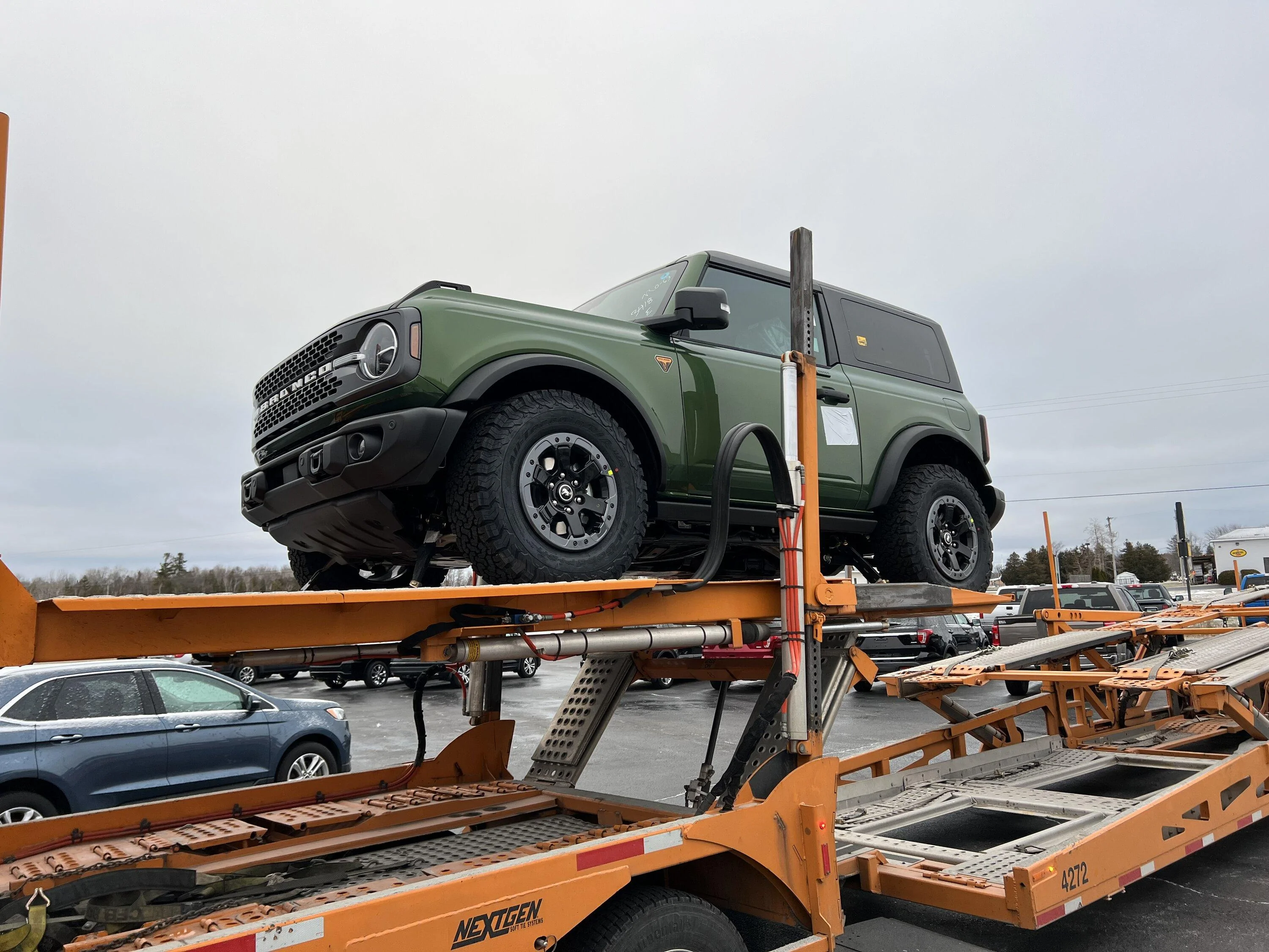 Ford Bronco 🧍🏻🧍🏻Twin brothers ordered identical Broncos on same day and got both delivered on same day IMG_7534