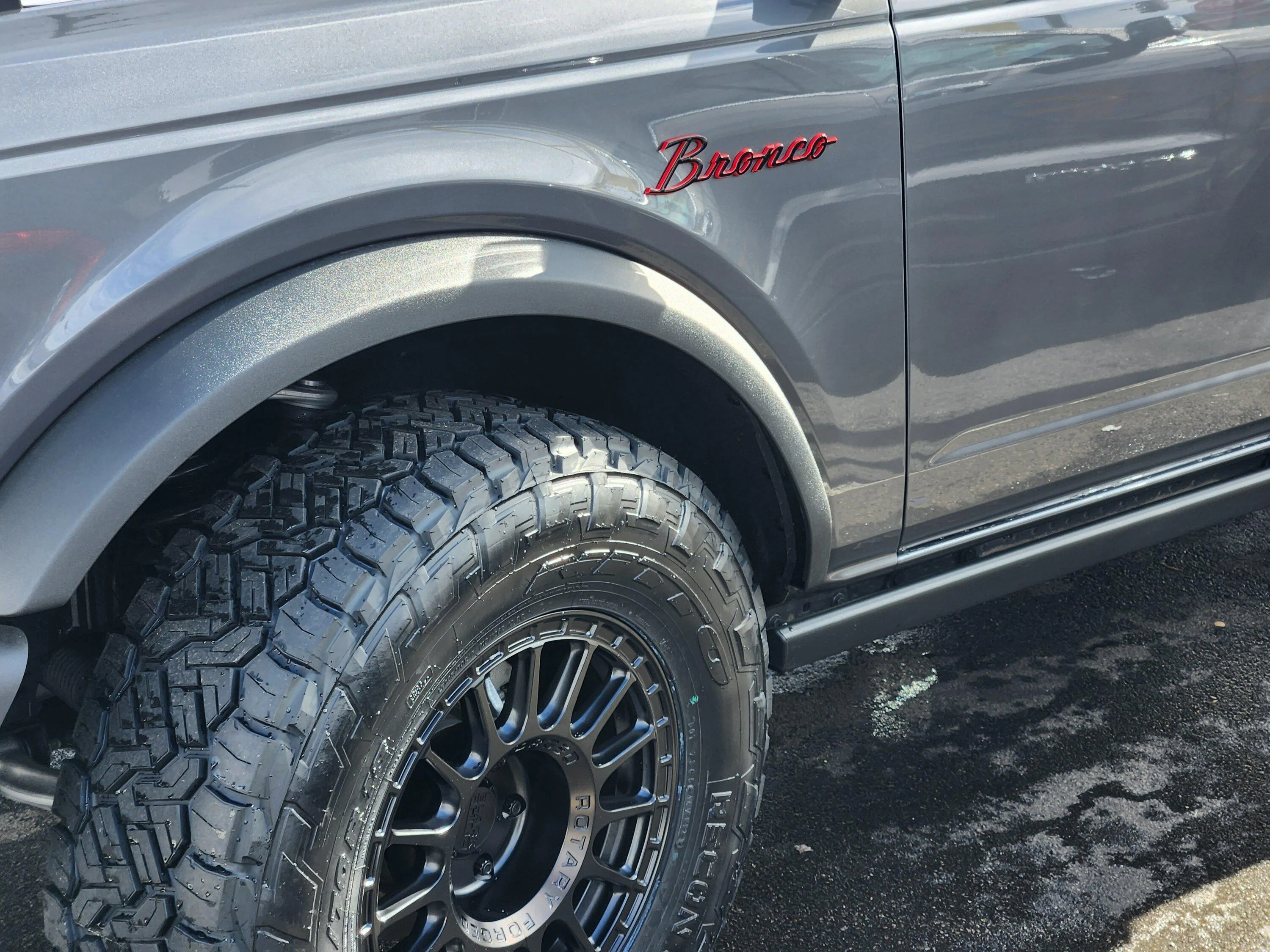Ford Bronco CARBONIZED GRAY Bronco Club 20230121_122928