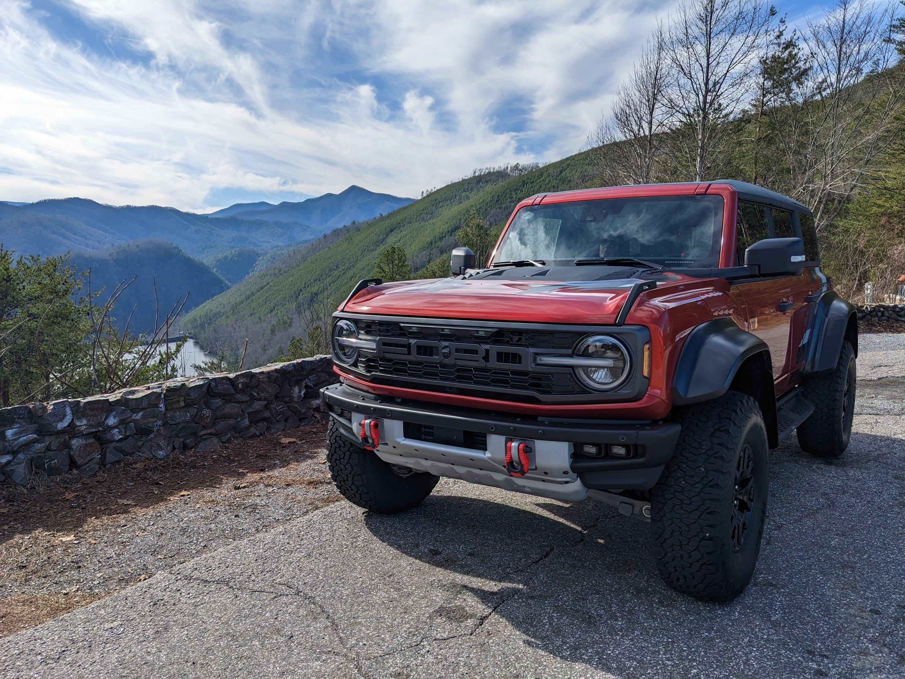 Ford Bronco HOT PEPPER RED Bronco Club PXL_20230121_171958064
