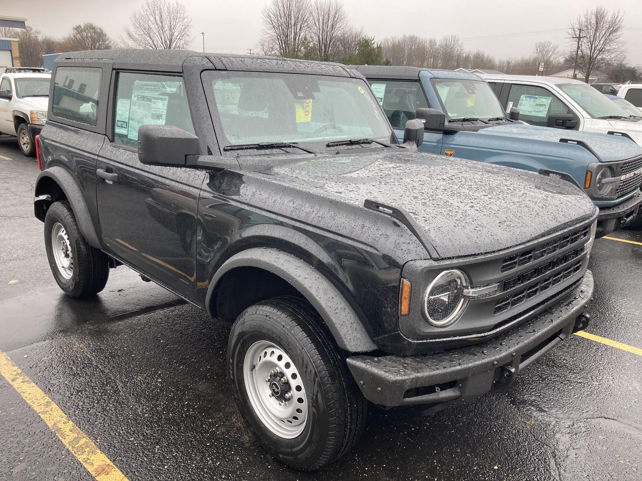 Ford Bronco The 2023 Shadow Black Base Experience 02182F80-DE3E-4D36-911B-28A256E72FA8