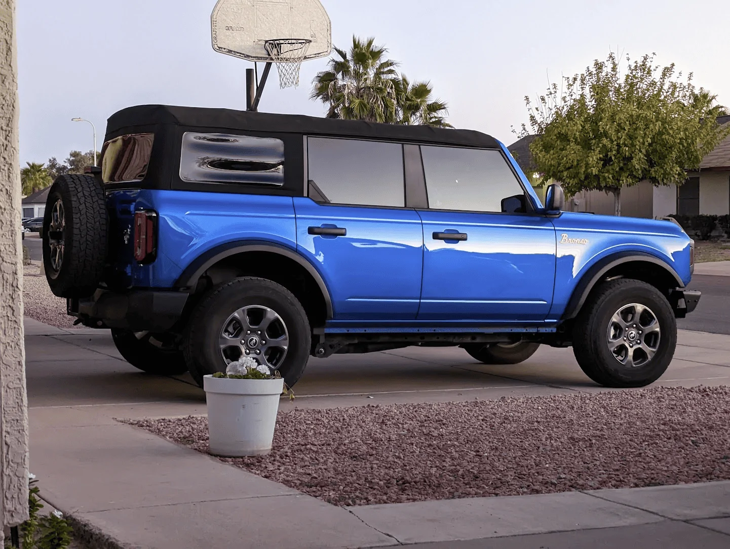 Ford Bronco Can't decide between Eruption Green and Velocity Blue!!! 1674364240066