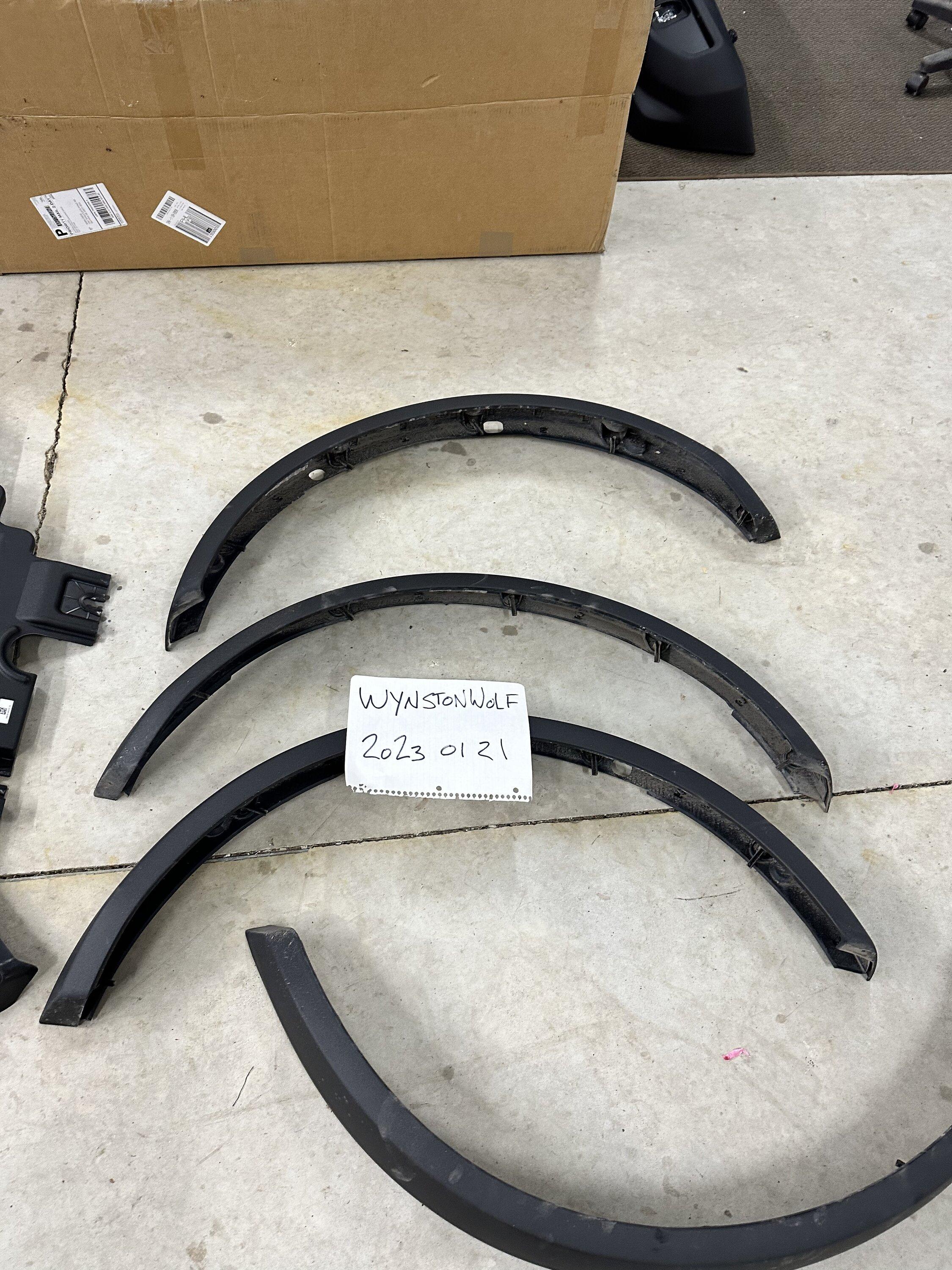 Ford Bronco New take offs from 2023 Big Bend 8F2A8C0A-9DB3-42C4-B7B8-DCF34978E058