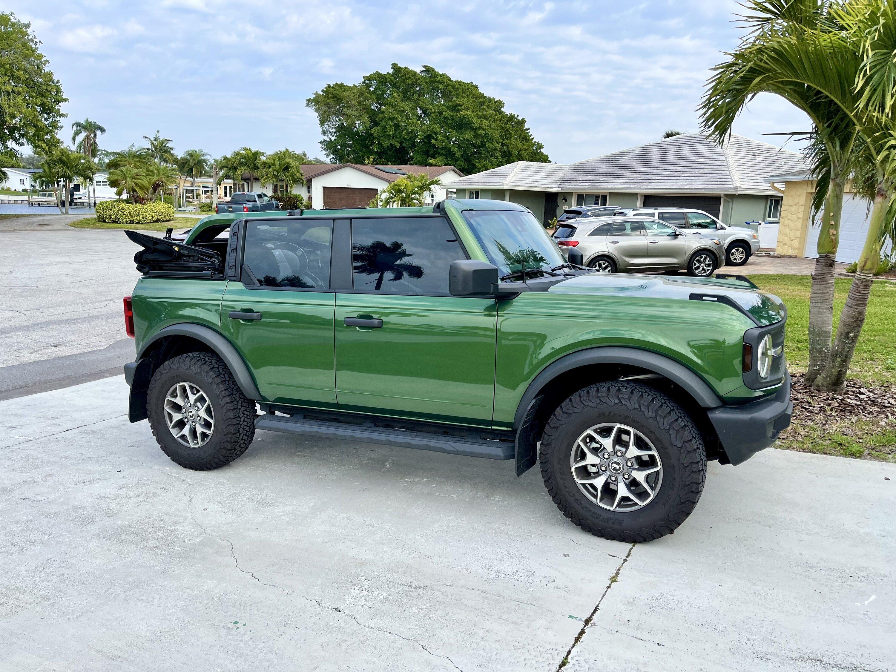 Ford Bronco ERUPTION GREEN Bronco Club C4C7A1B6-5BBE-429C-ABF4-F857810D7276