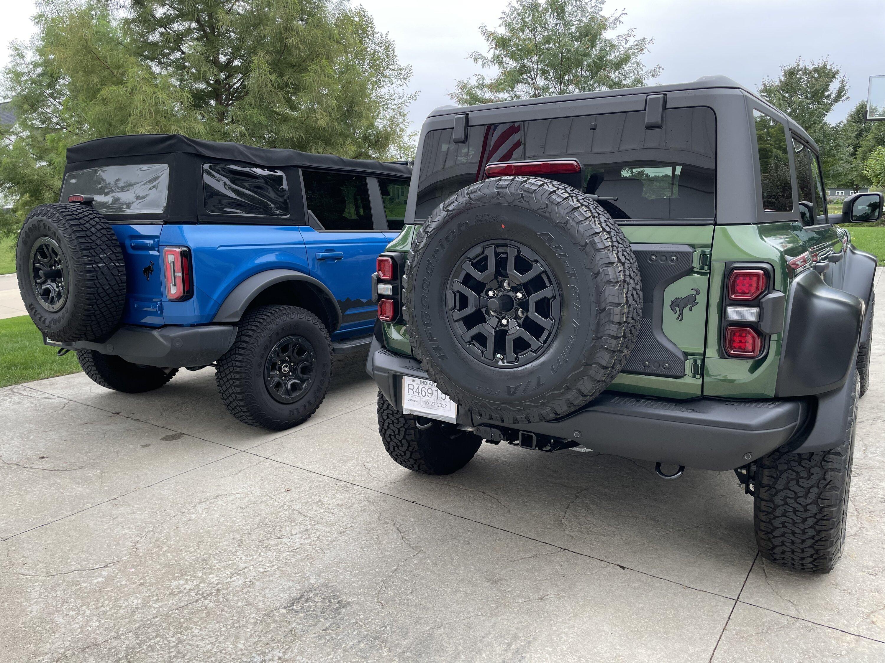 Ford Bronco Can't decide between Eruption Green and Velocity Blue!!! 7444AD24-8EAB-4A4B-A26D-9DEC02948190