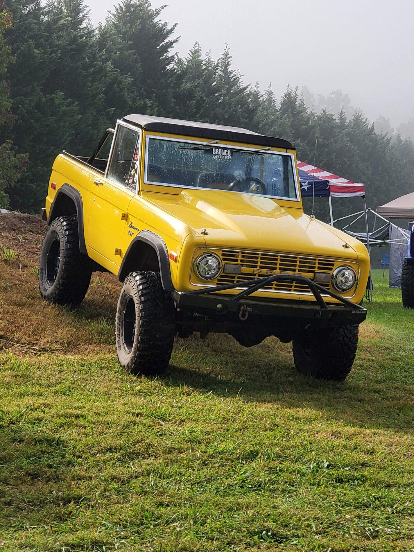 Ford Bronco The Classics On Display at SuperCel East 20201007_100724