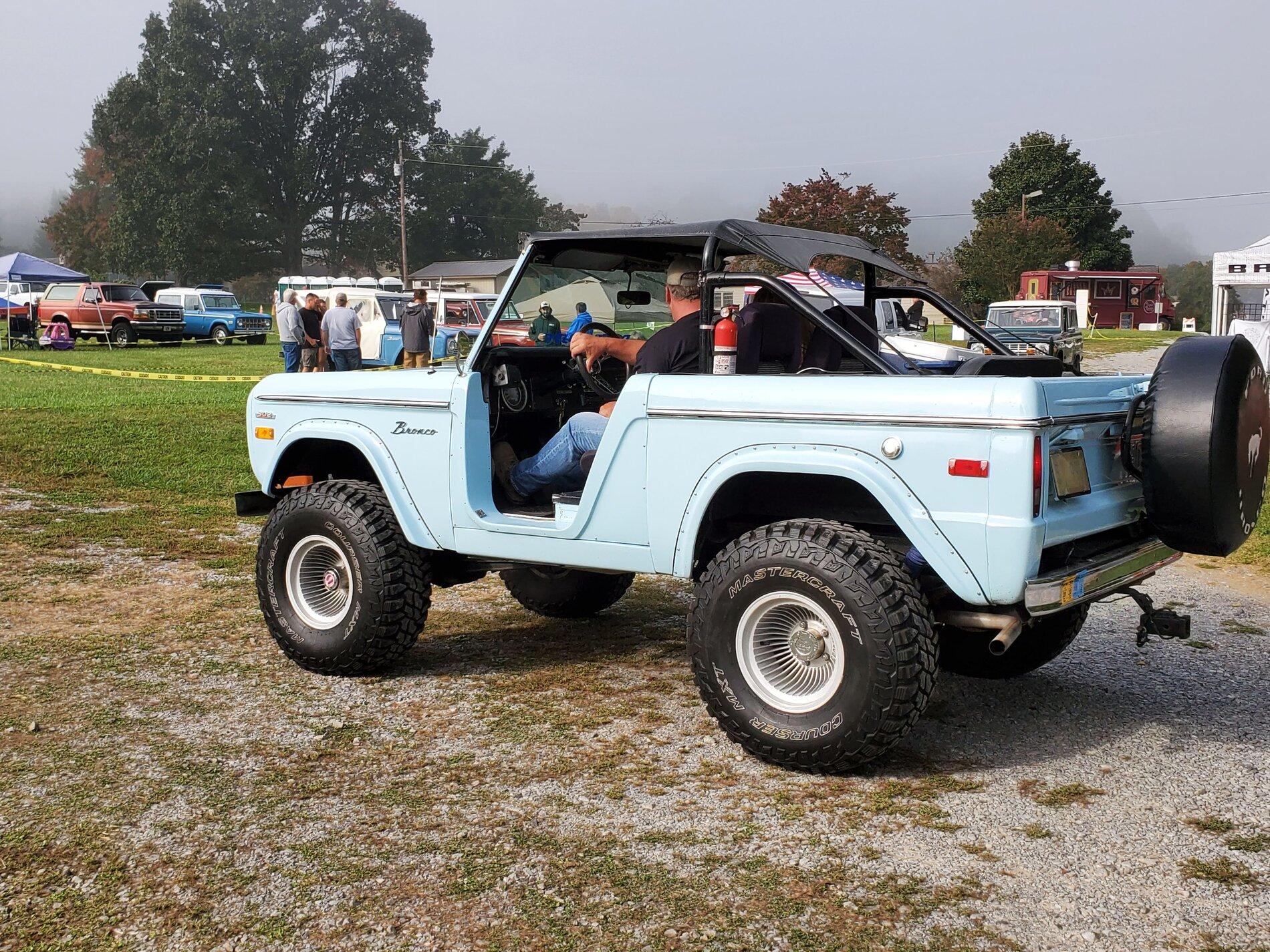 Ford Bronco The Classics On Display at SuperCel East 20201007_100828