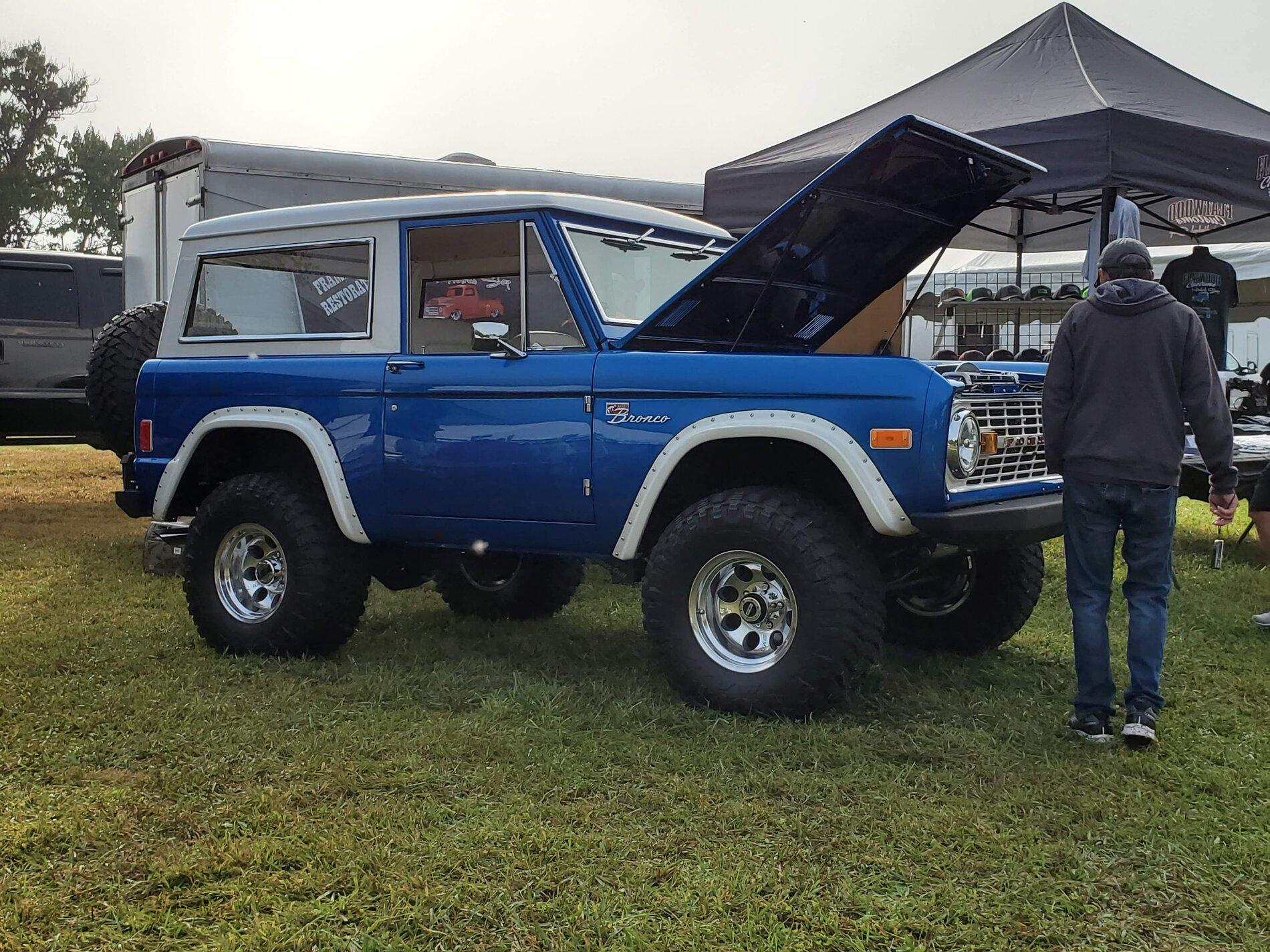 Ford Bronco The Classics On Display at SuperCel East 20201007_101243