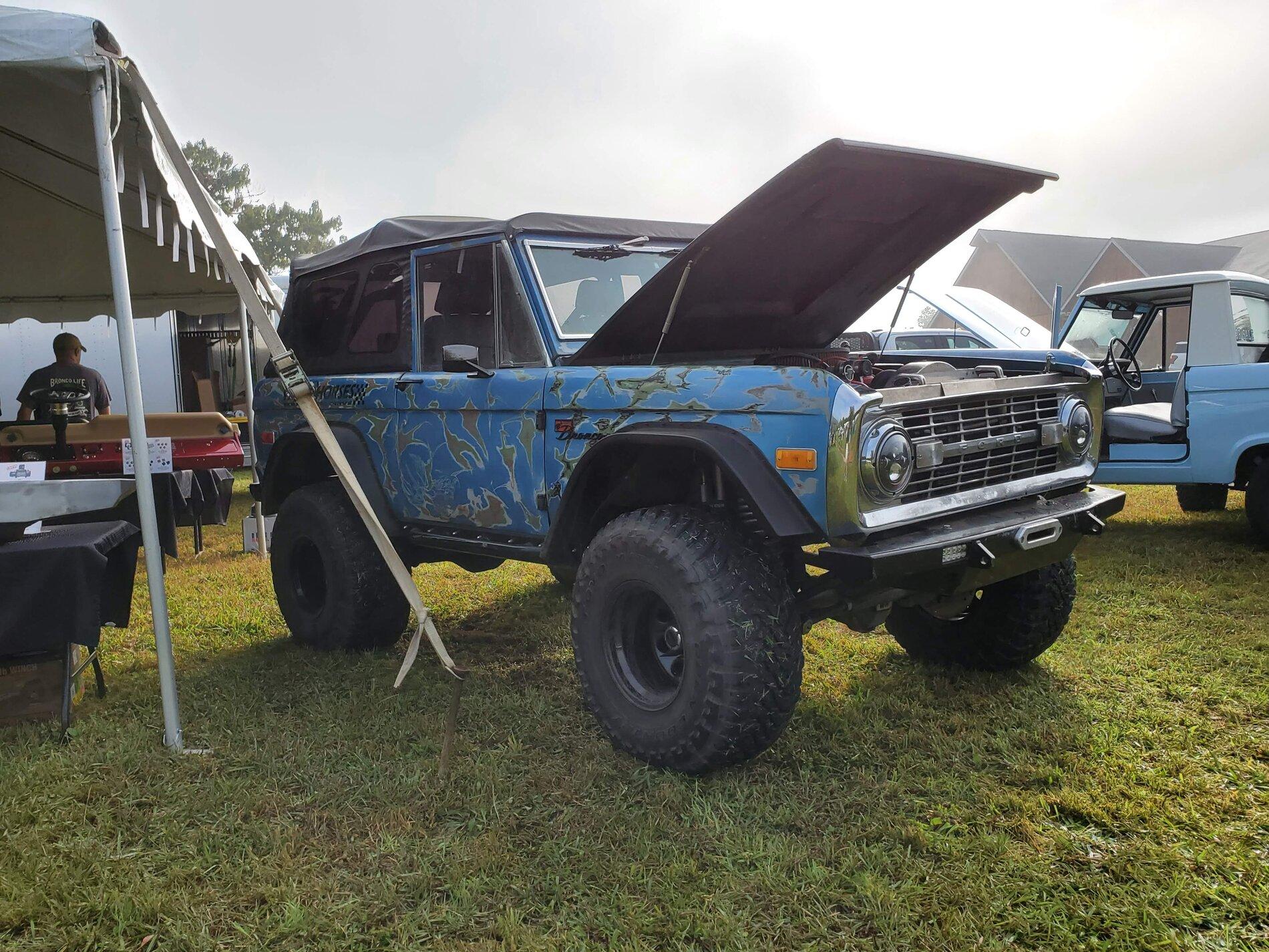 Ford Bronco The Classics On Display at SuperCel East 20201007_101358