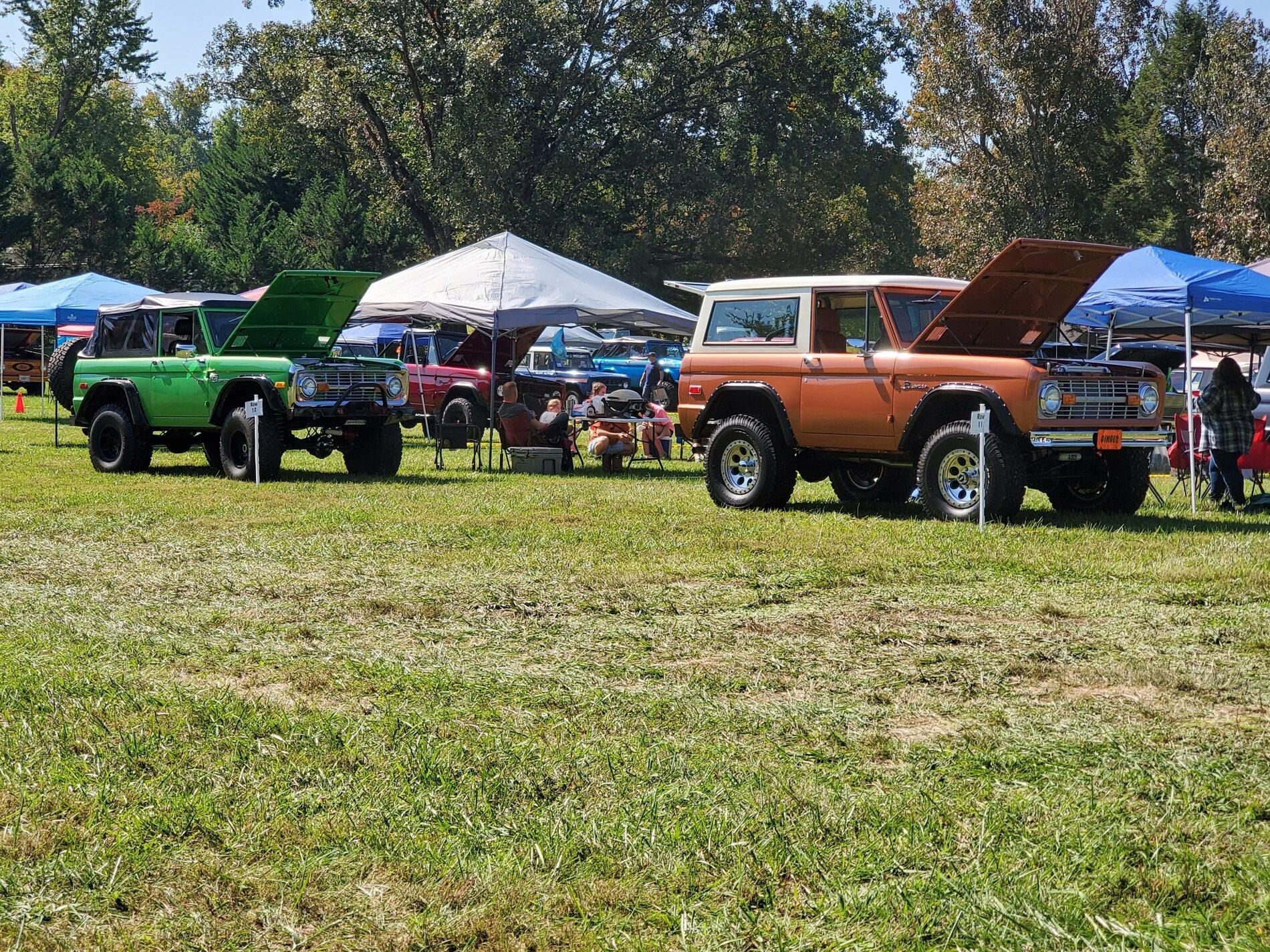 Ford Bronco The Classics On Display at SuperCel East 20201007_131301
