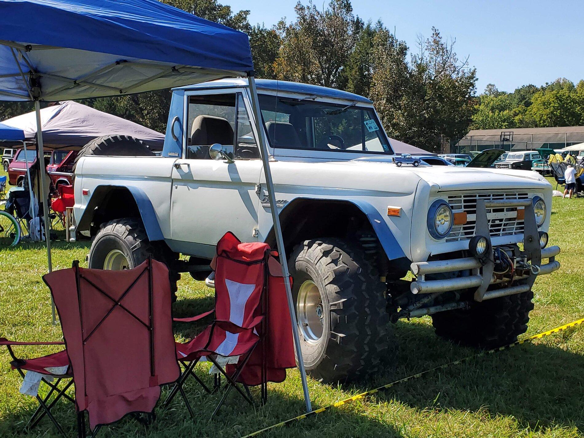 Ford Bronco The Classics On Display at SuperCel East 20201007_131317
