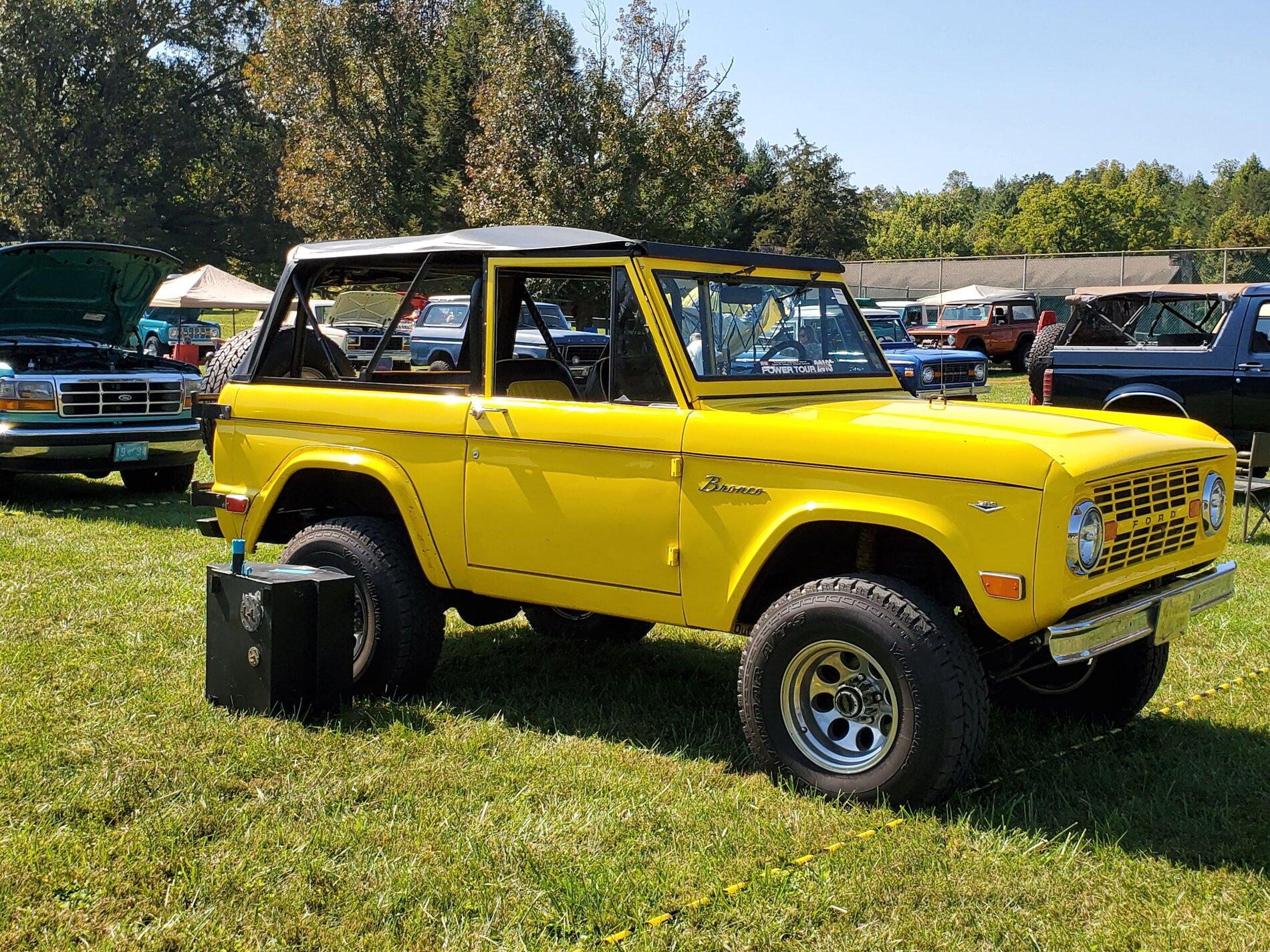 Ford Bronco The Classics On Display at SuperCel East 20201007_131331