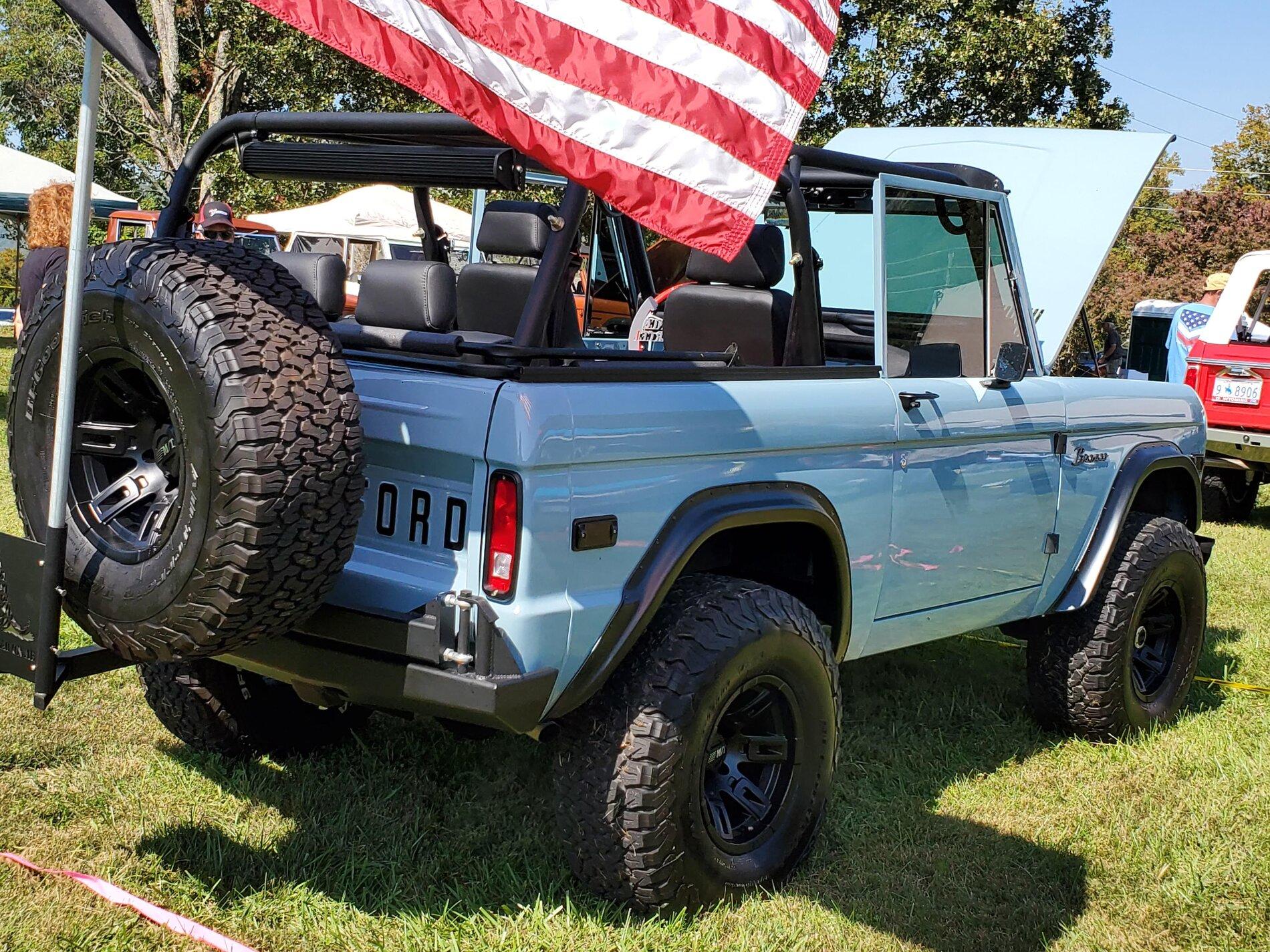 Ford Bronco The Classics On Display at SuperCel East 20201007_131343