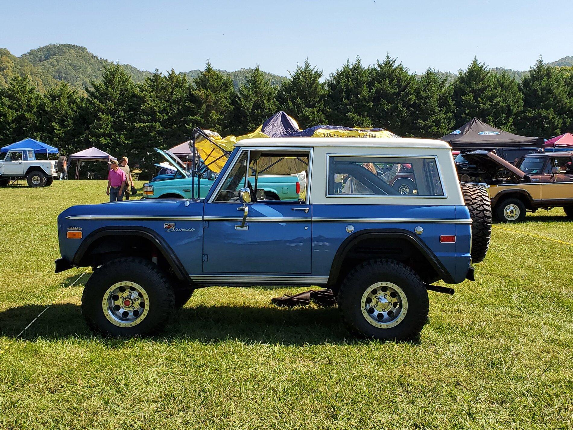 Ford Bronco The Classics On Display at SuperCel East 20201007_131409