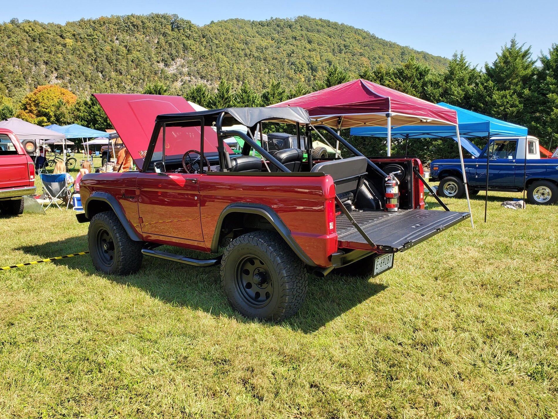 Ford Bronco The Classics On Display at SuperCel East 20201007_131509