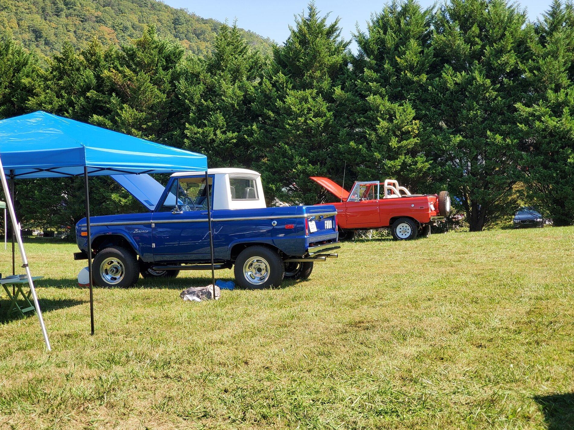 Ford Bronco The Classics On Display at SuperCel East 20201007_131518
